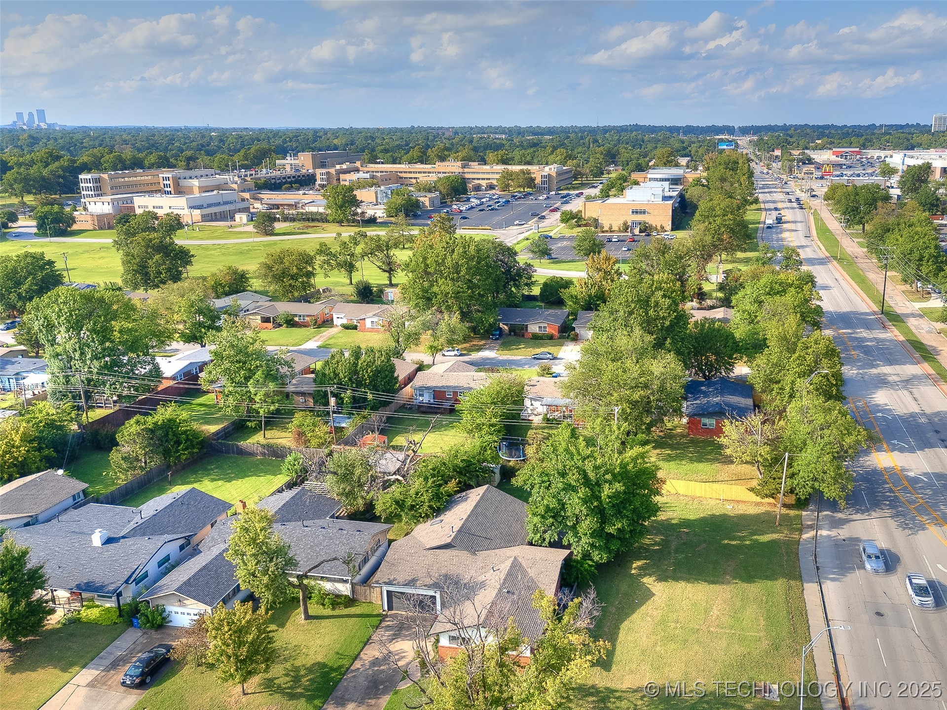 4803 E 46th Street Property Photo 4