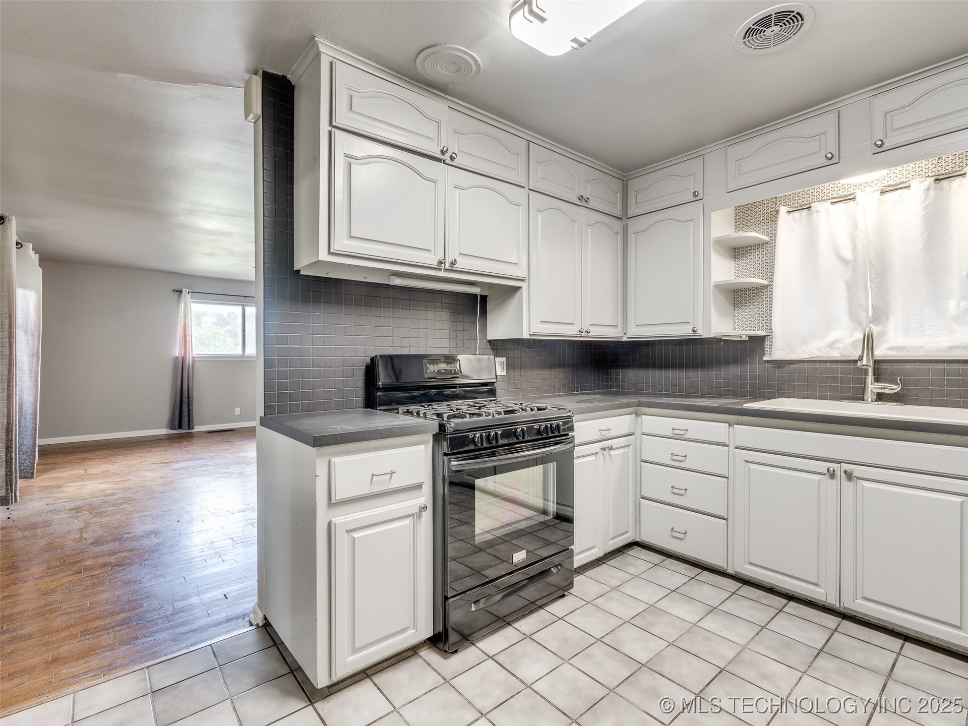 4803 E 46th Street Property Photo 13