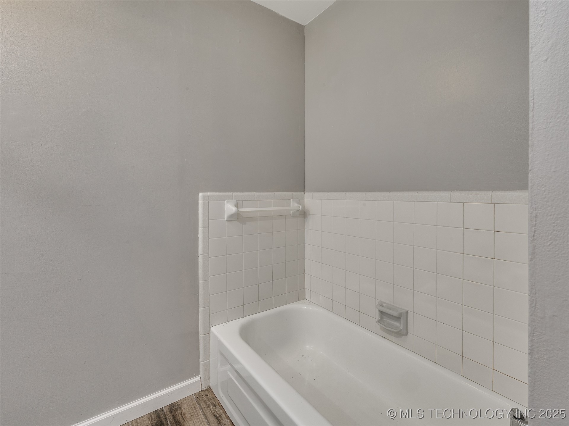 4803 E 46th Street Property Photo 32