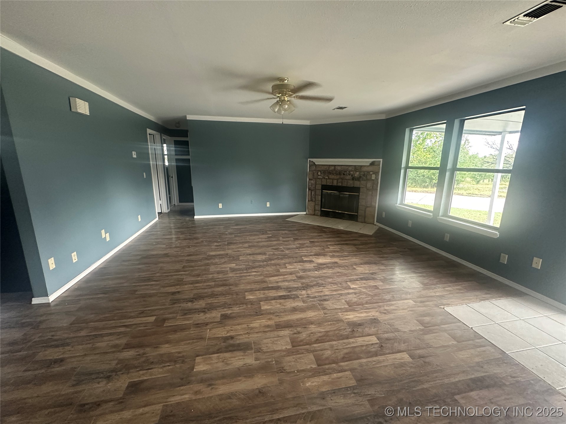 400 Cherokee Property Photo 3