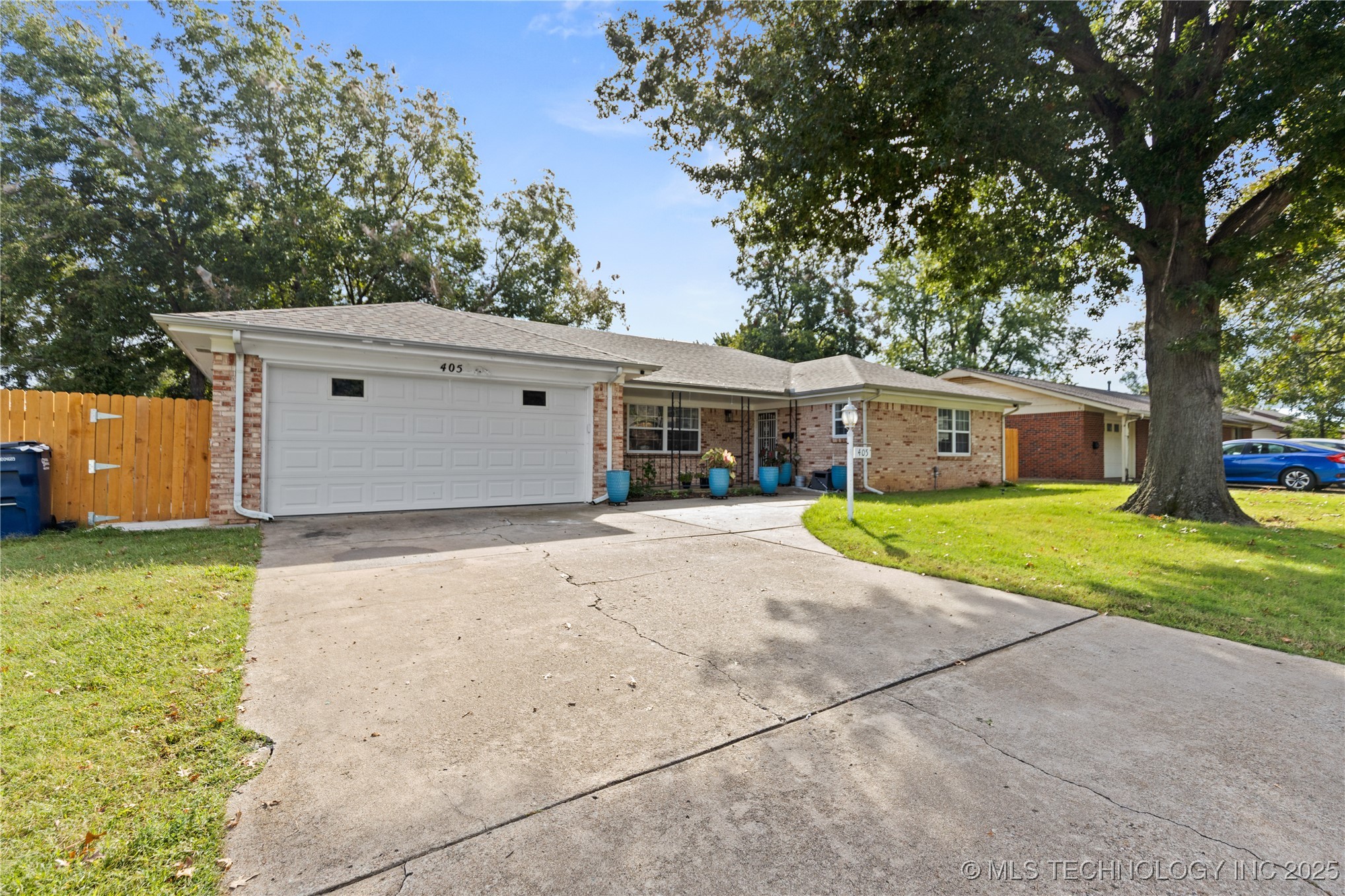 405 N B Avenue Property Photo 1