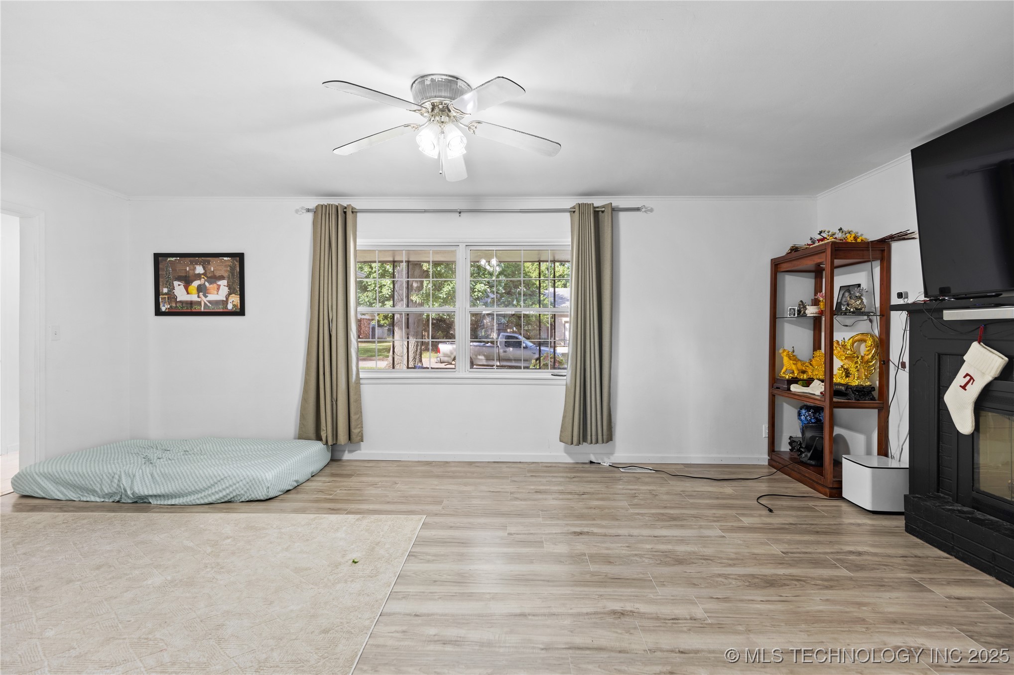 405 N B Avenue Property Photo 6