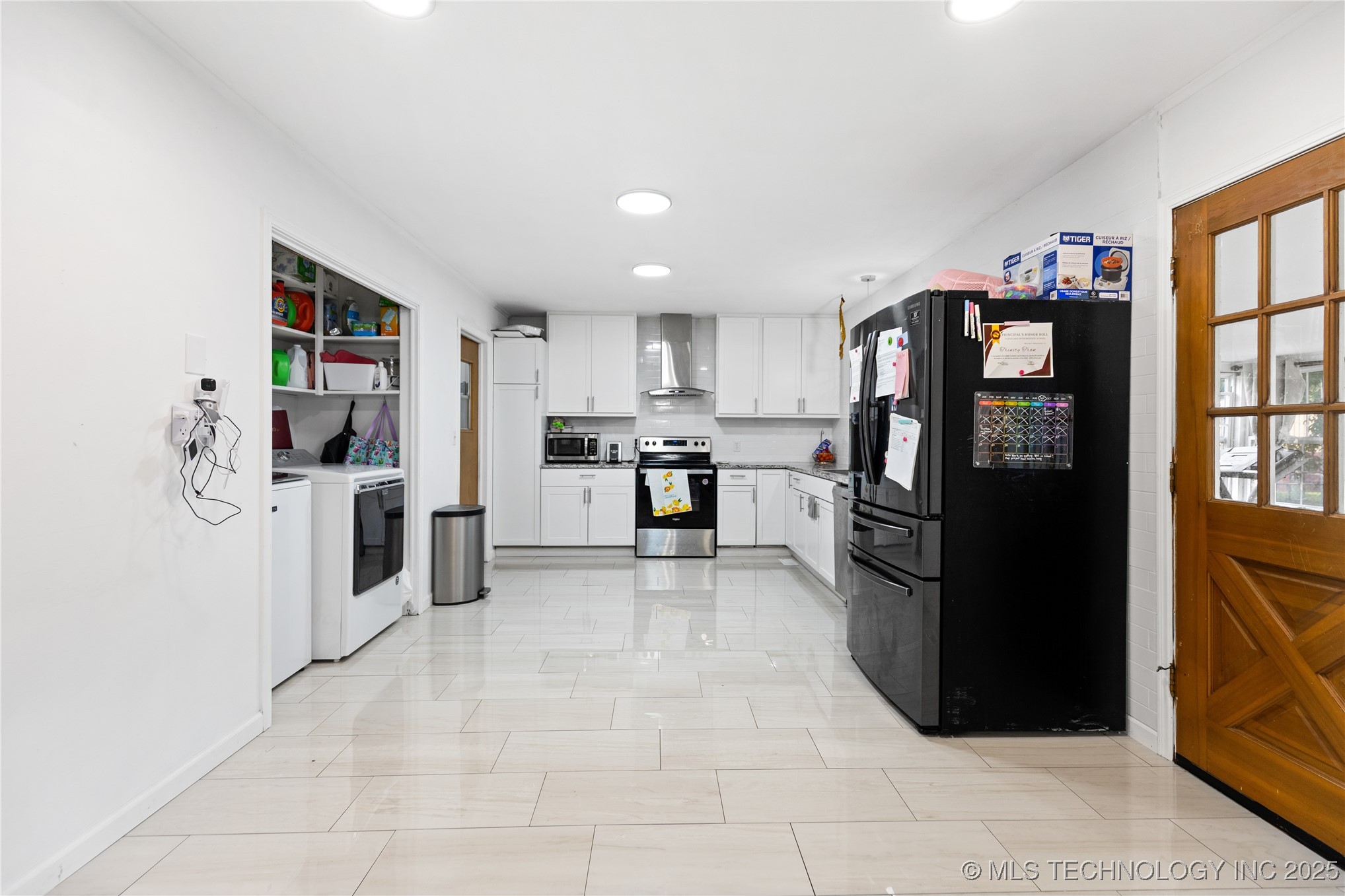 405 N B Avenue Property Photo 11