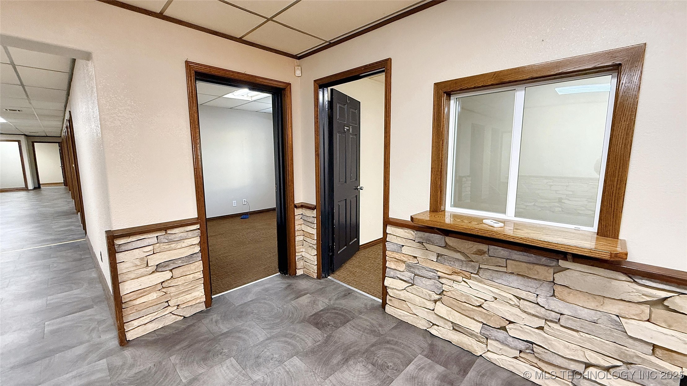 1001 W Broadway Street Property Photo 7