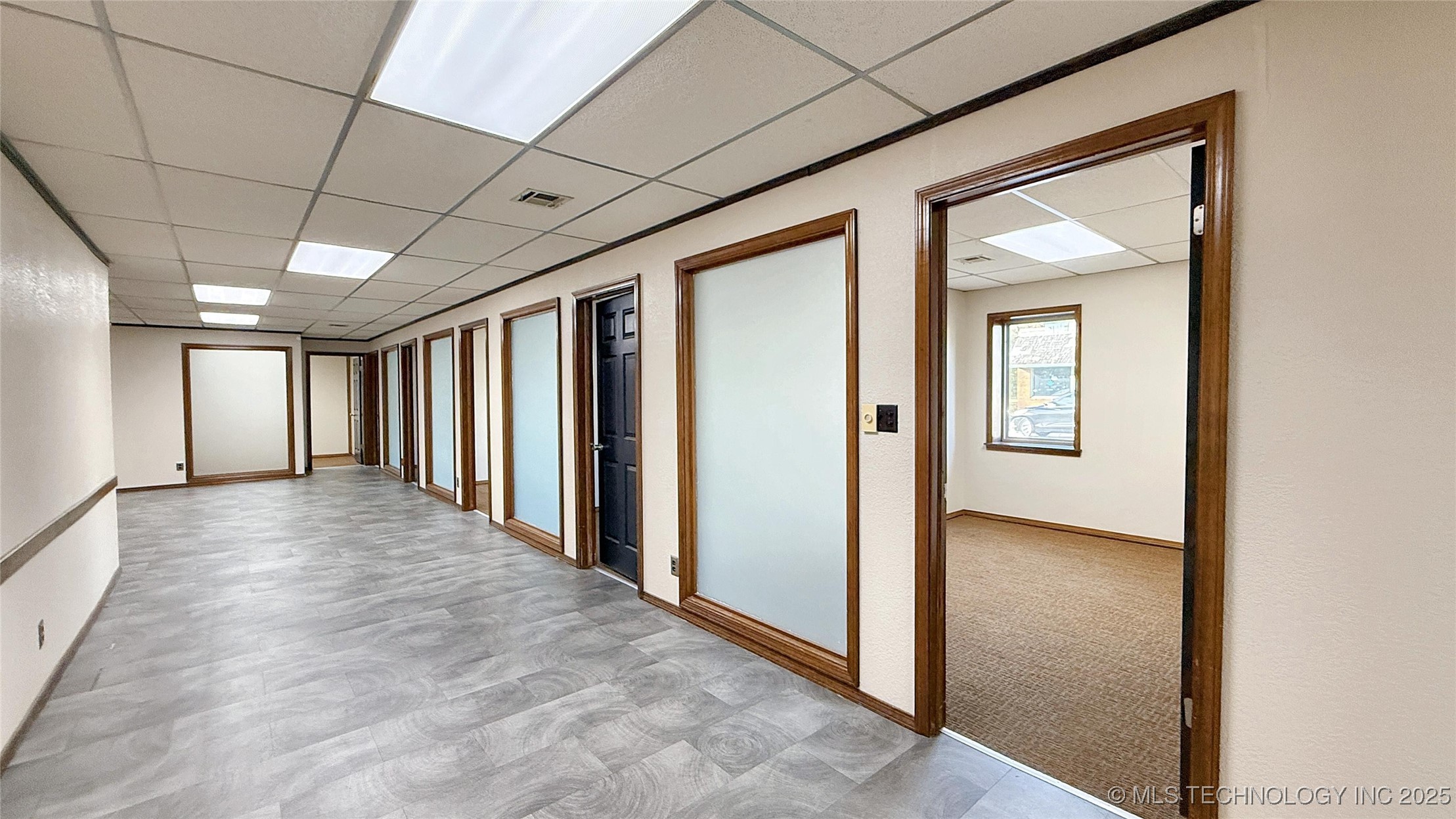 1001 W Broadway Street Property Photo 10