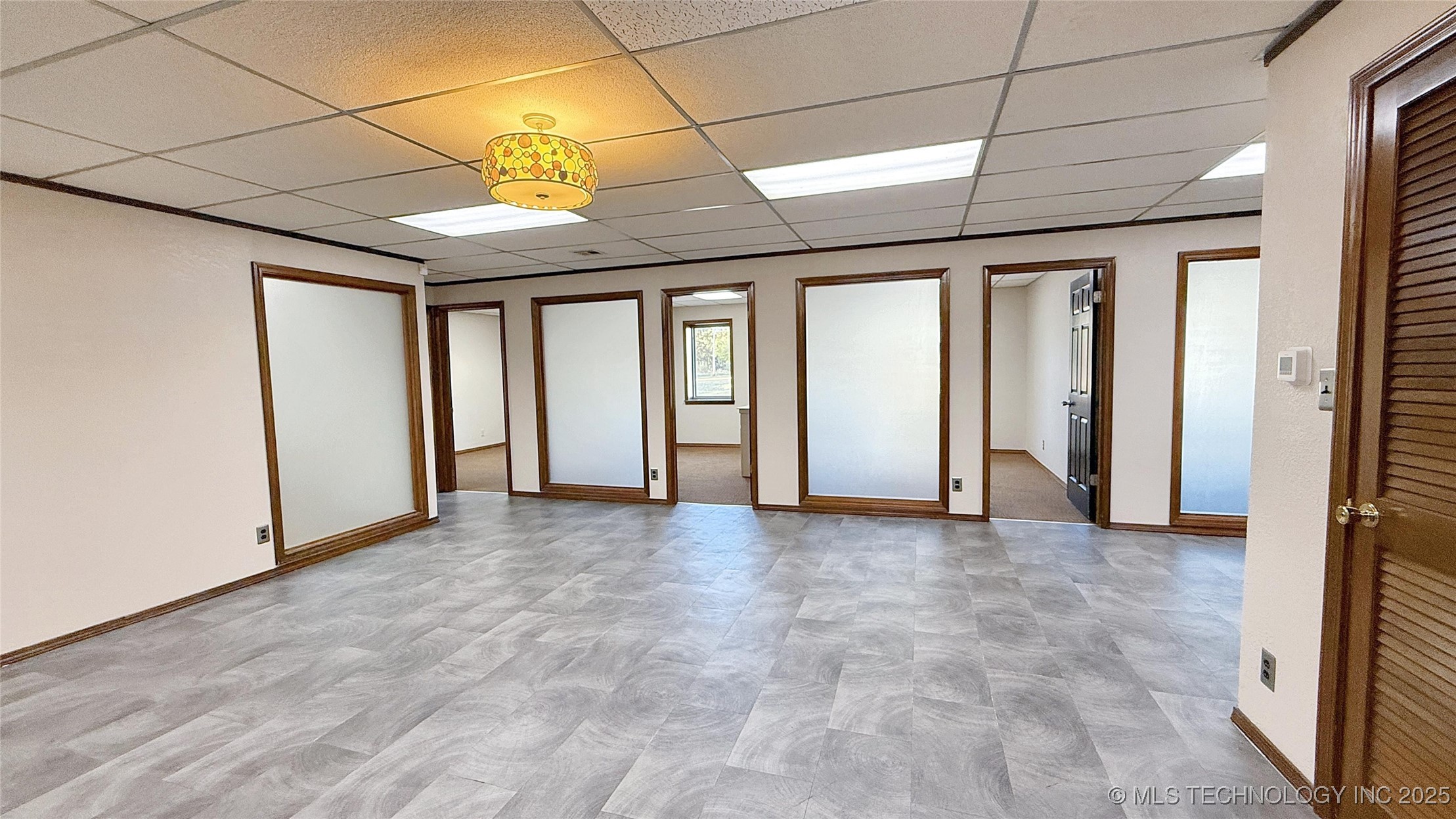 1001 W Broadway Street Property Photo 13