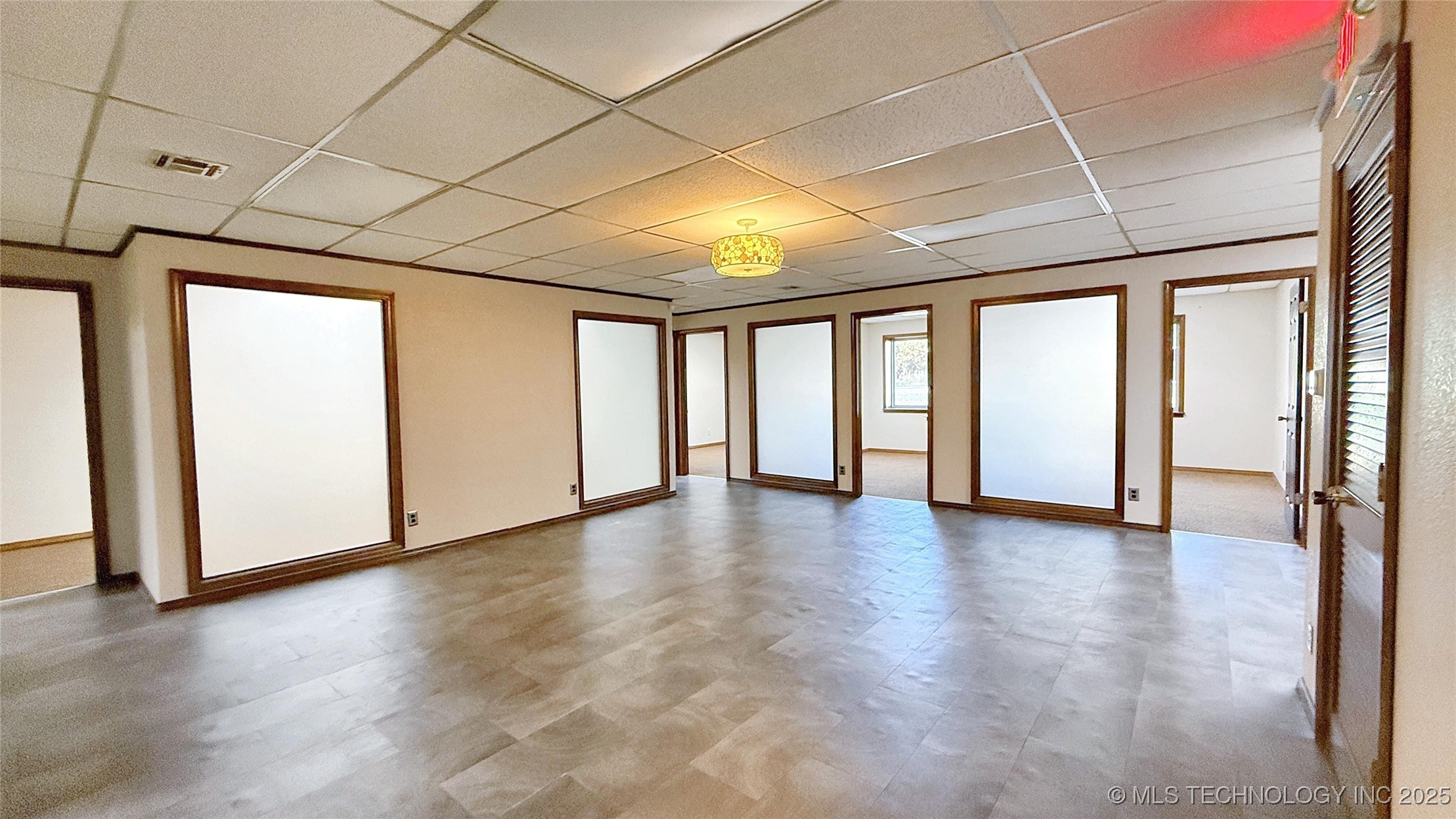 1001 W Broadway Street Property Photo 14