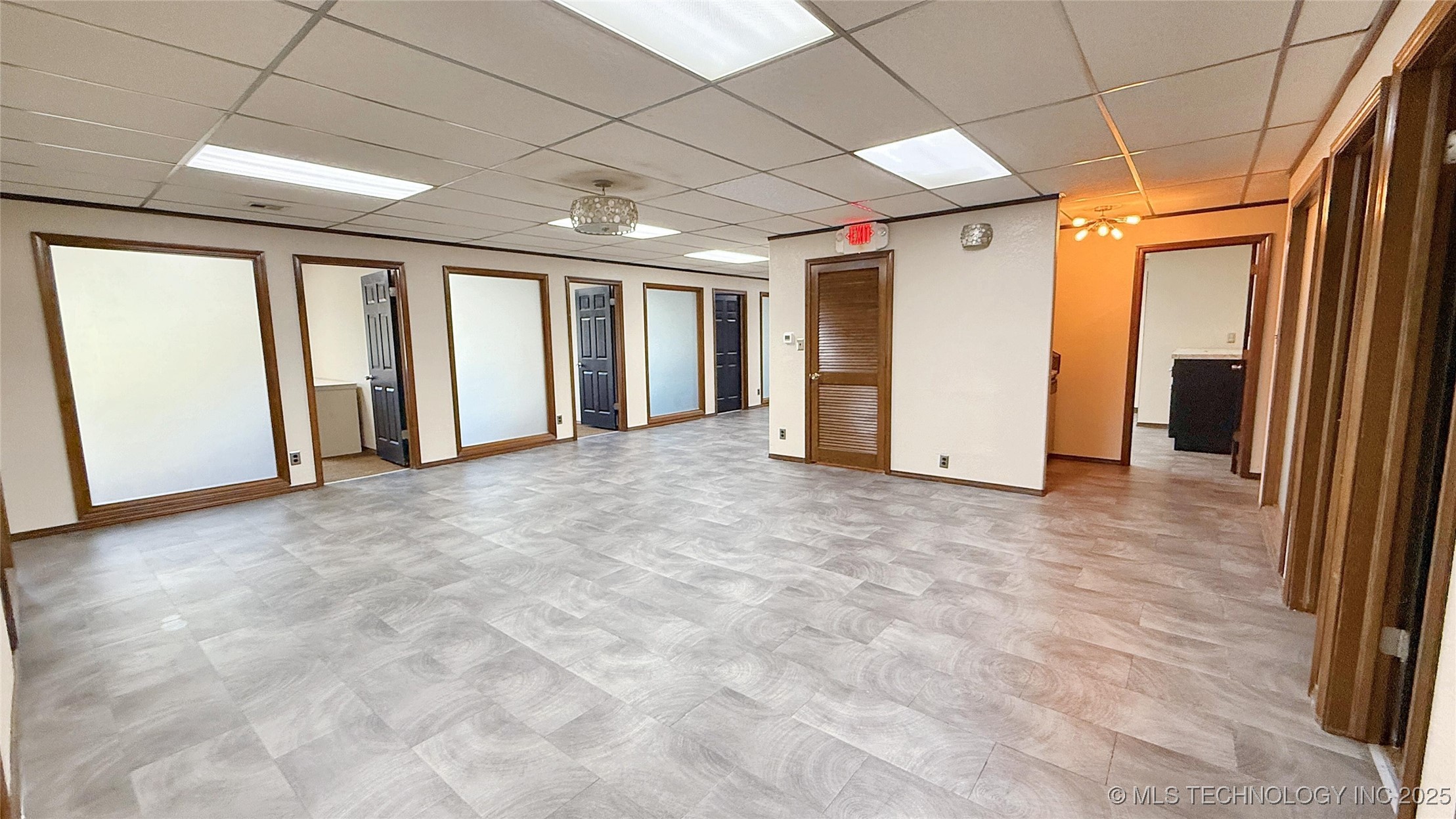 1001 W Broadway Street Property Photo 17