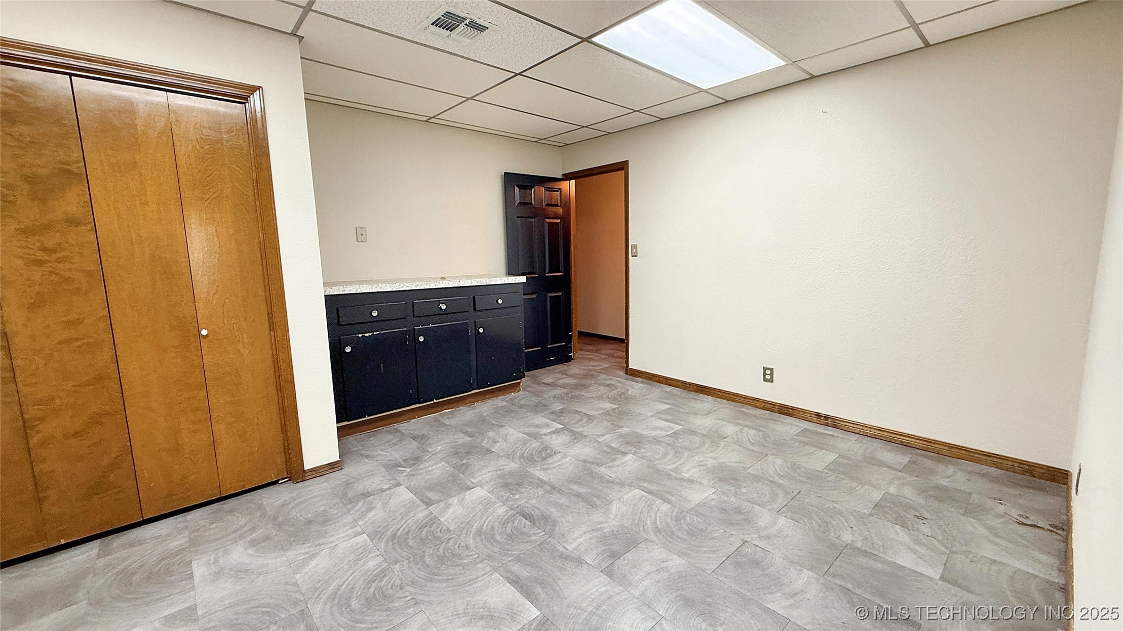 1001 W Broadway Street Property Photo 27