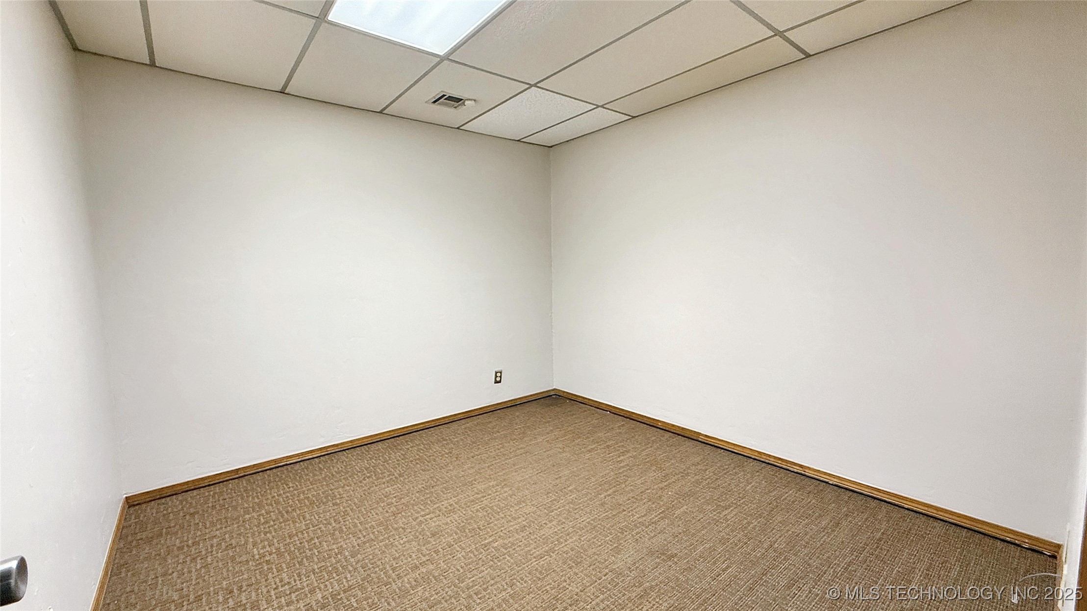 1001 W Broadway Street Property Photo 34