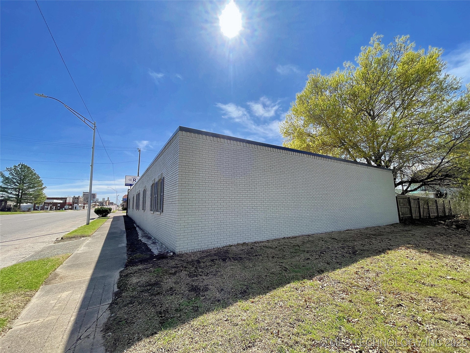 1001 W Broadway Street Property Photo 41