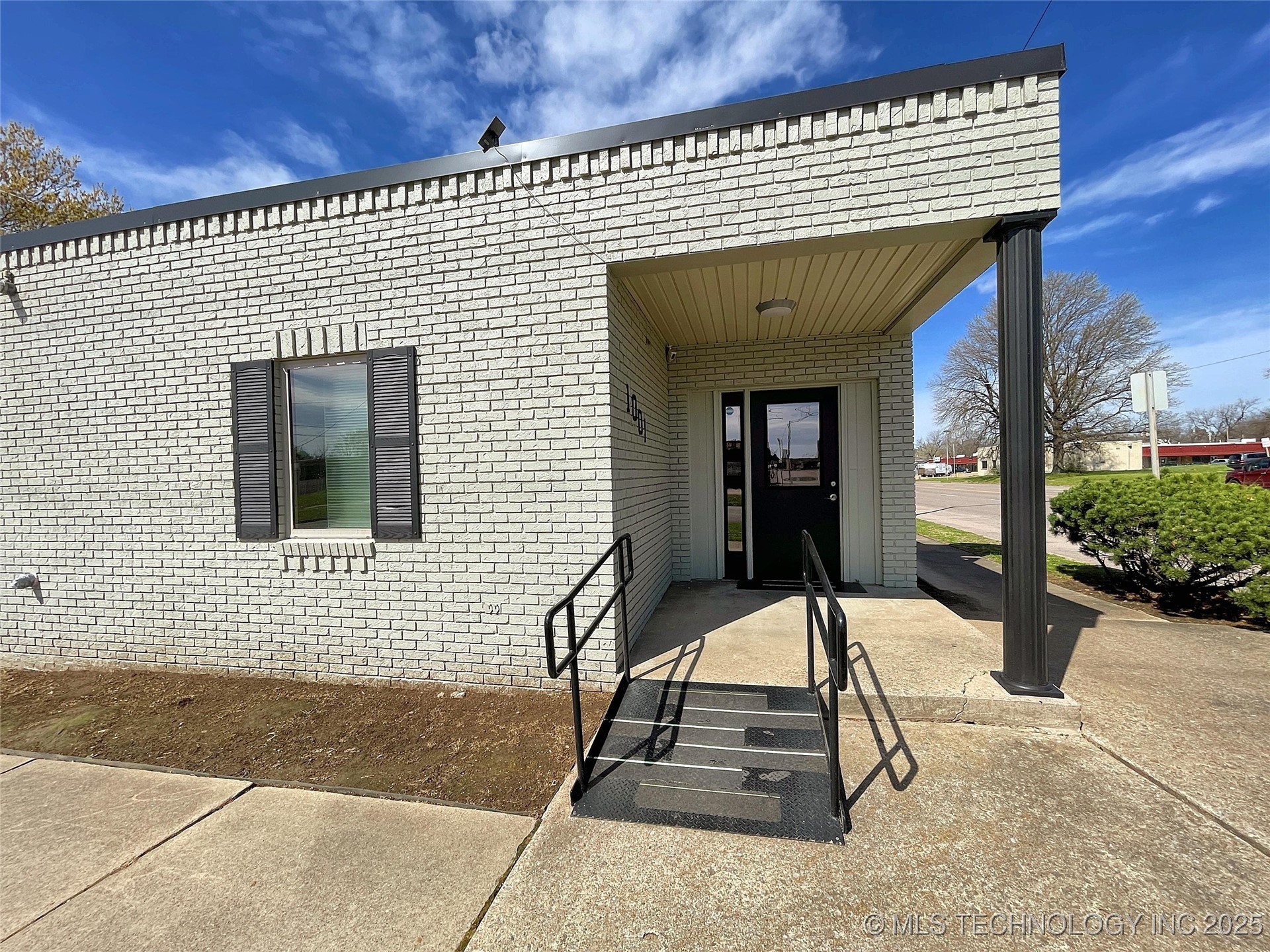 1001 W Broadway Street Property Photo 43