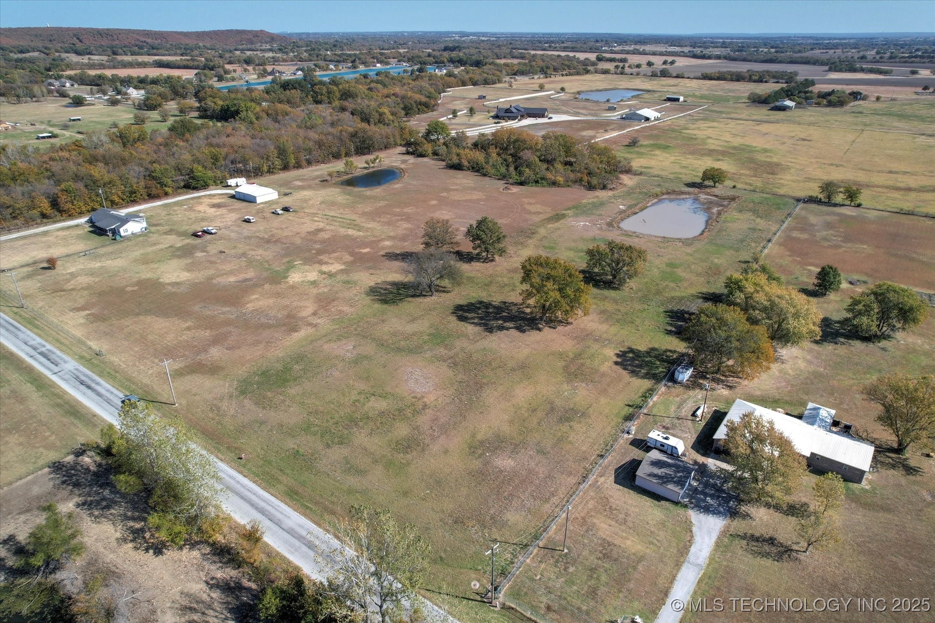 N 153rd Road Property Photo 7