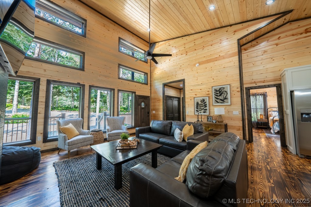 546 Conifer Crossing Trail Property Photo 5