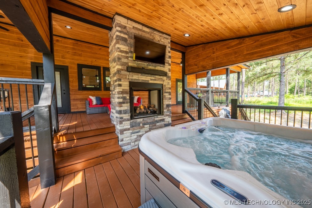 546 Conifer Crossing Trail Property Photo 27