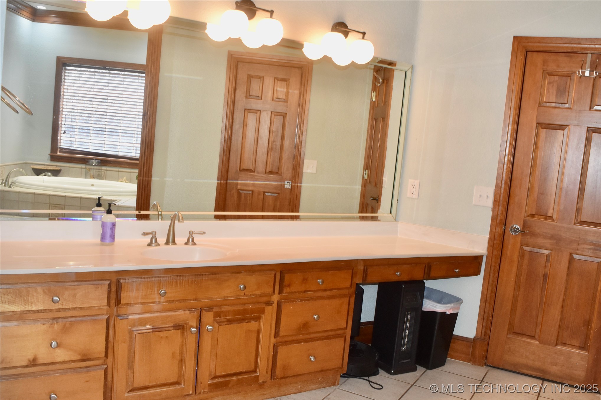 11401 S 67th East Avenue Property Photo 24