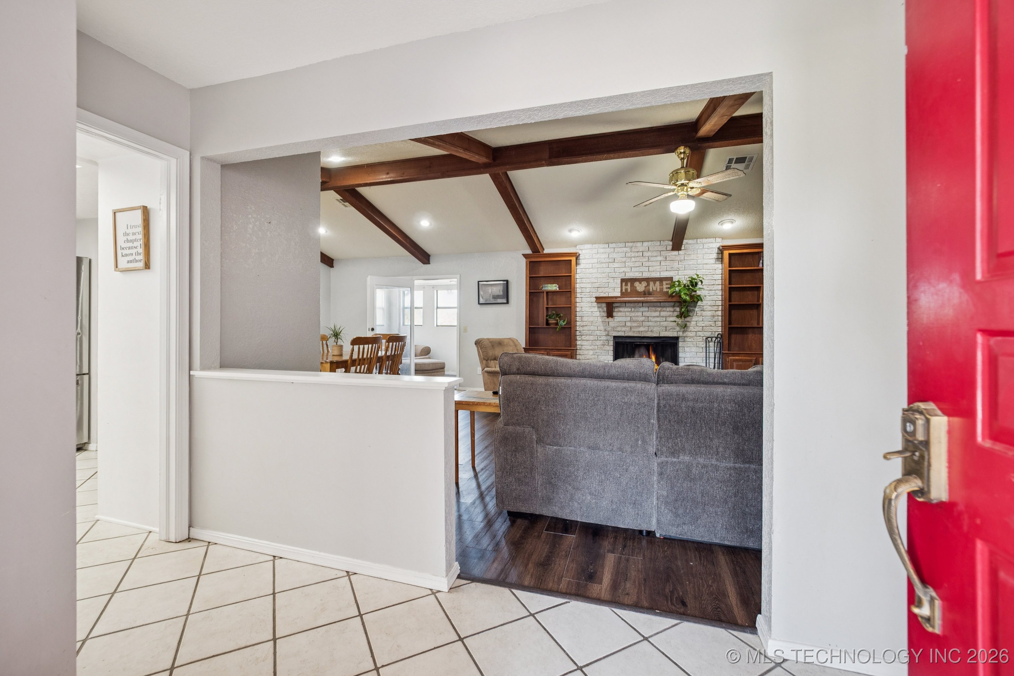 704 S Timberridge Drive Property Photo 4