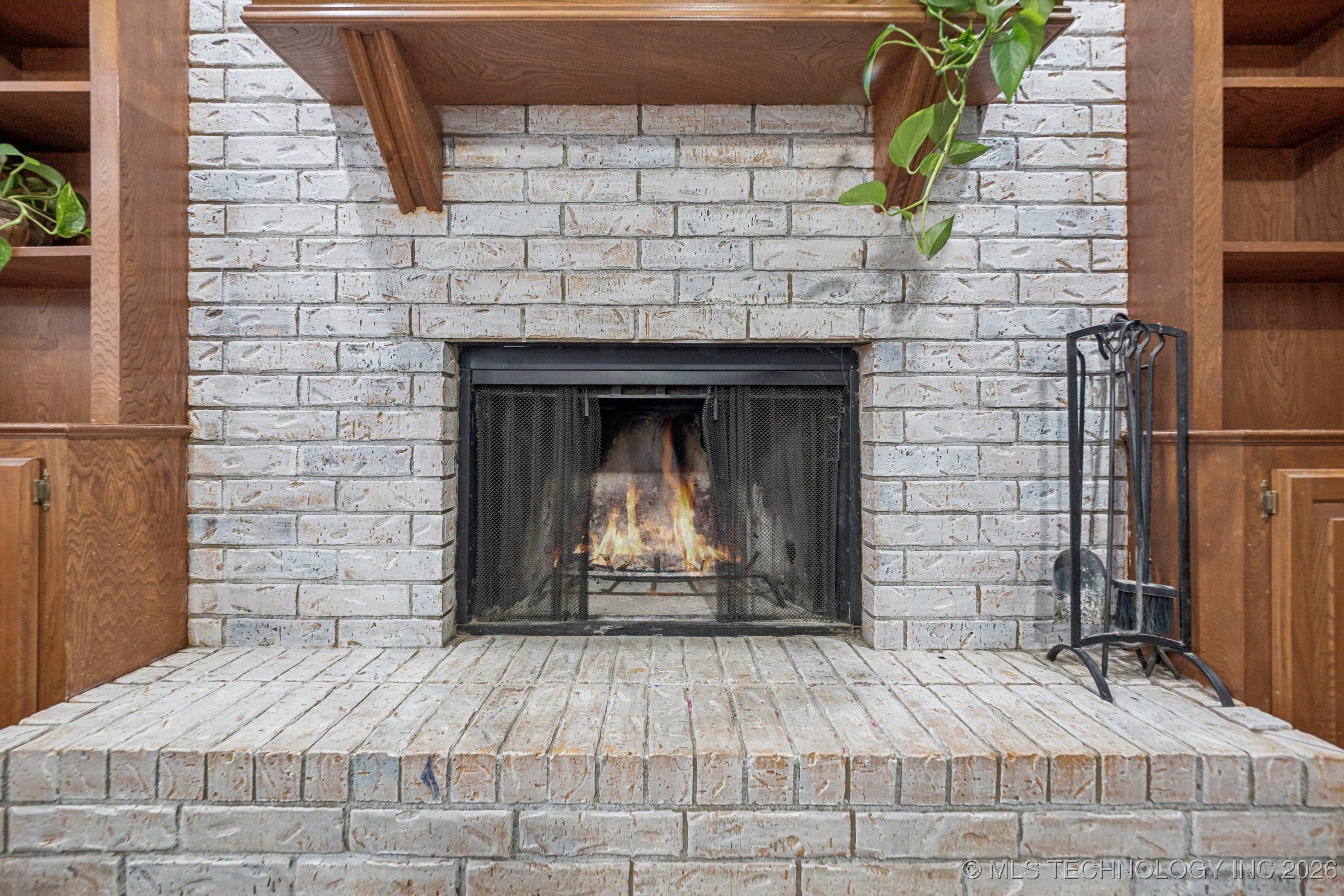 704 S Timberridge Drive Property Photo 6