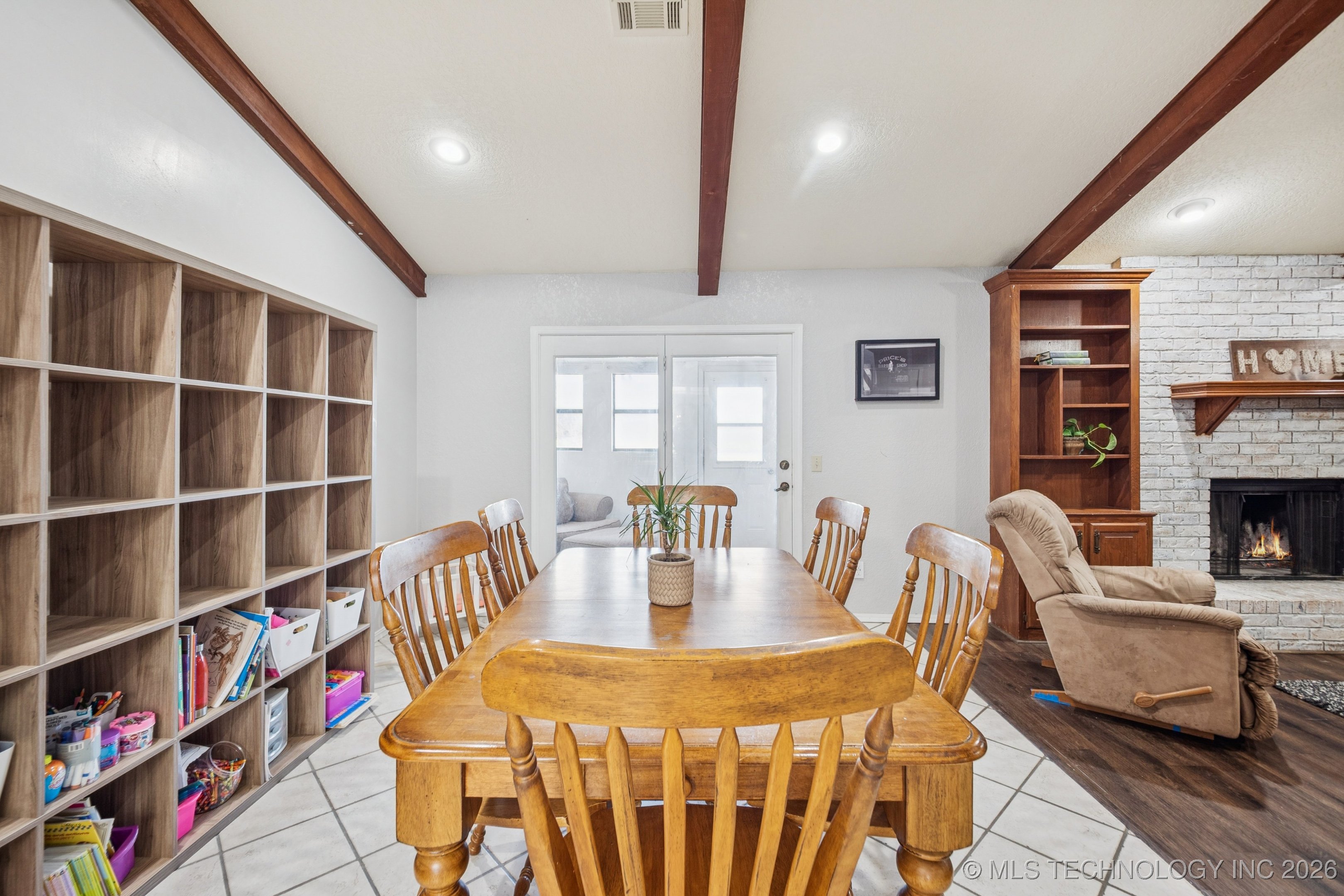 704 S Timberridge Drive Property Photo 9