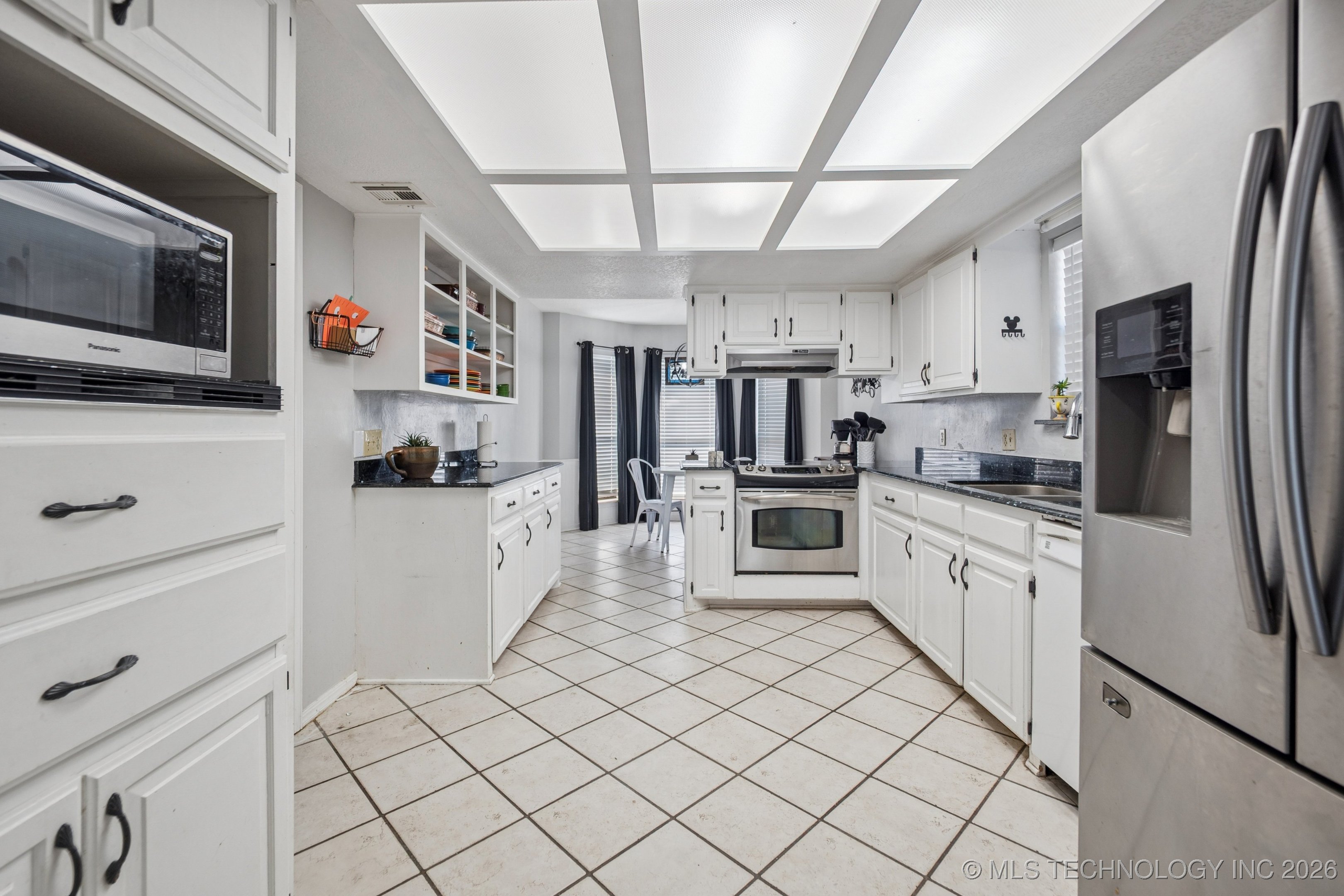 704 S Timberridge Drive Property Photo 10