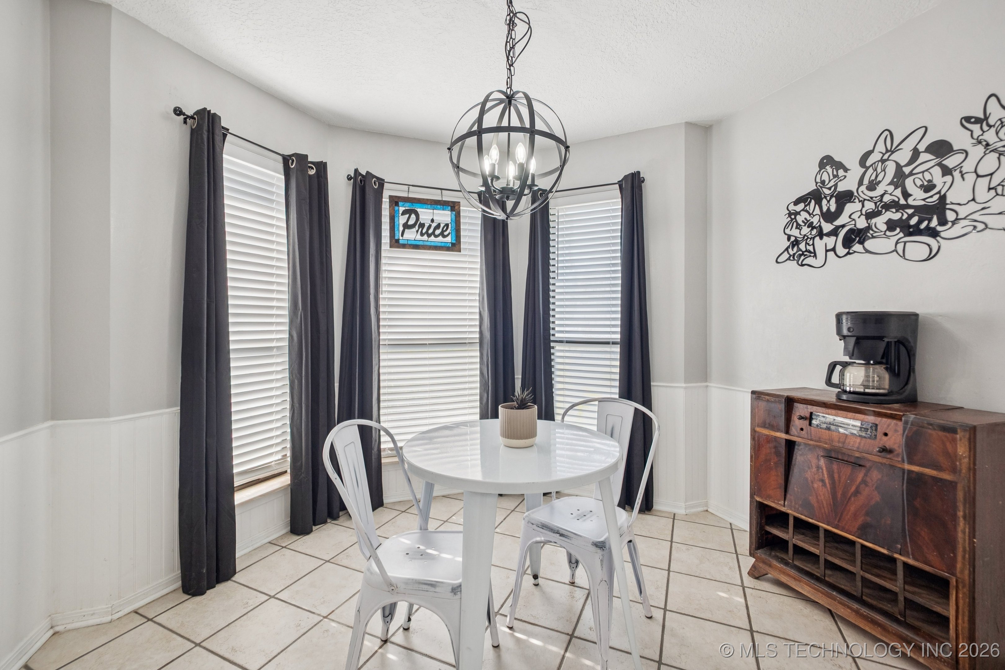 704 S Timberridge Drive Property Photo 12