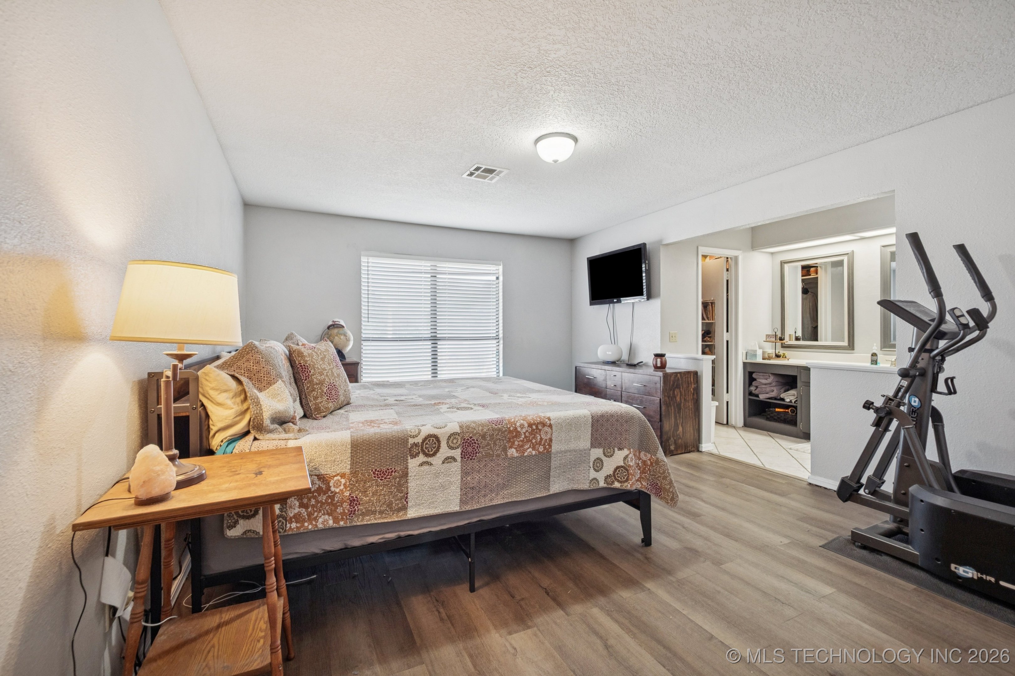 704 S Timberridge Drive Property Photo 14