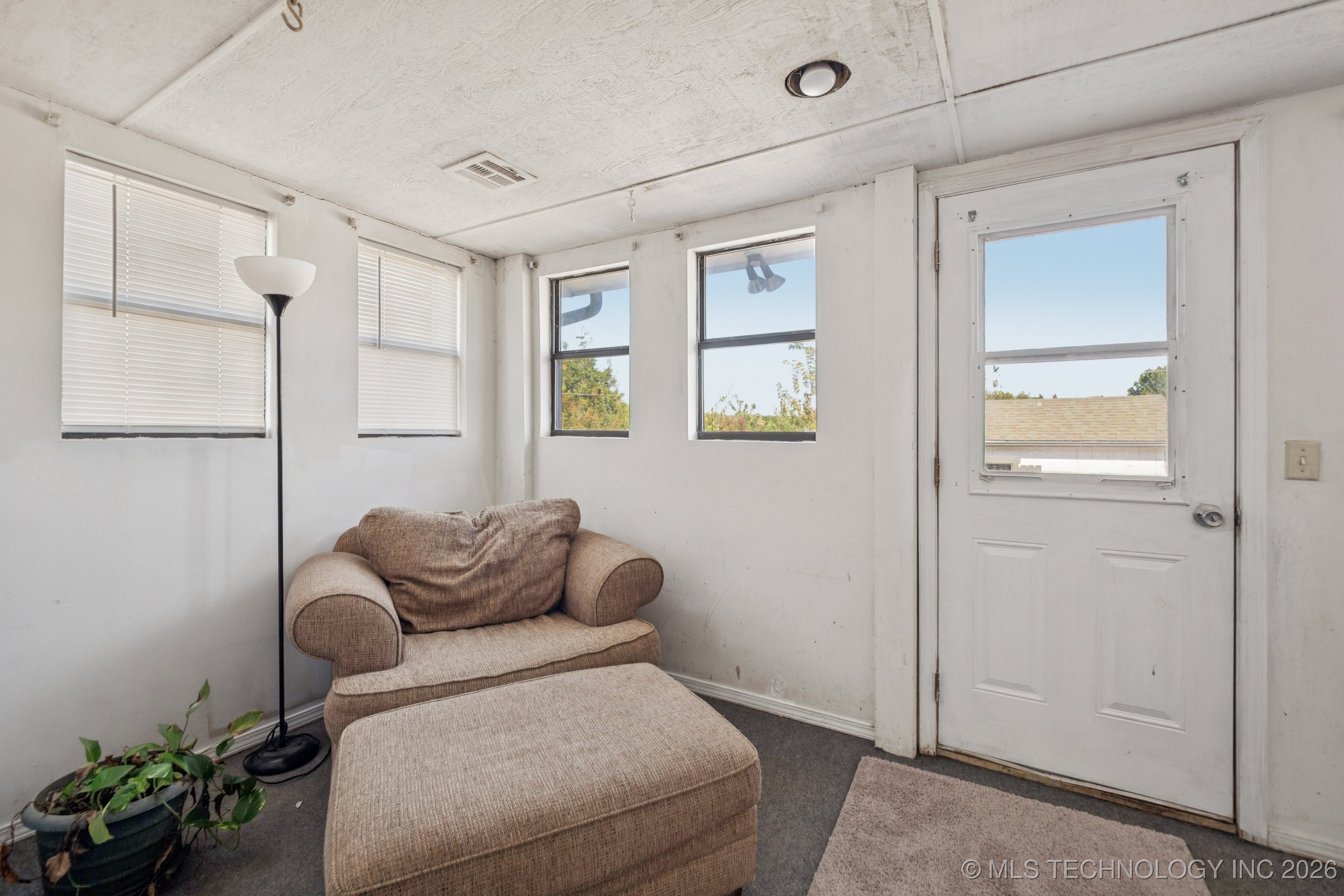 704 S Timberridge Drive Property Photo 24