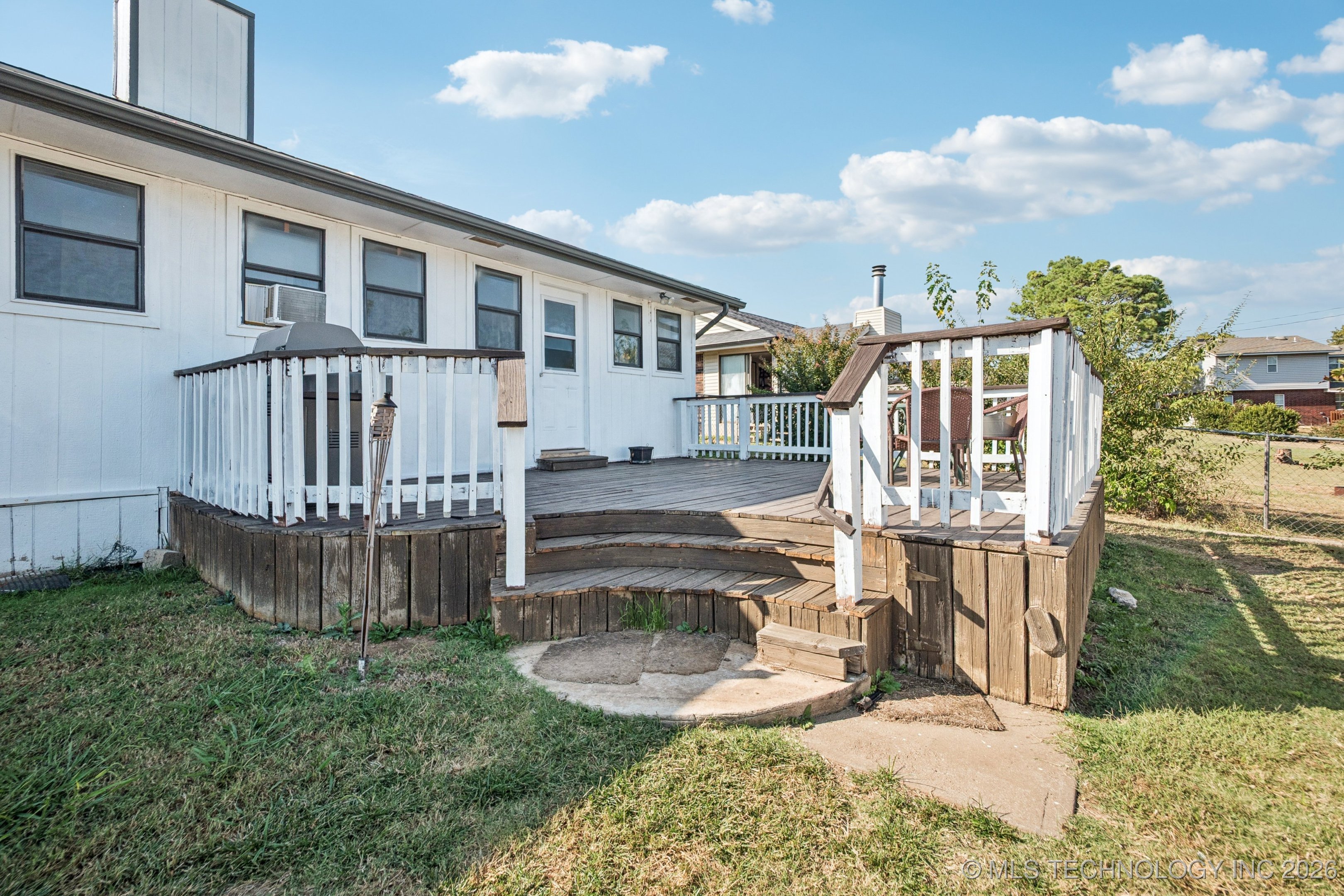 704 S Timberridge Drive Property Photo 29