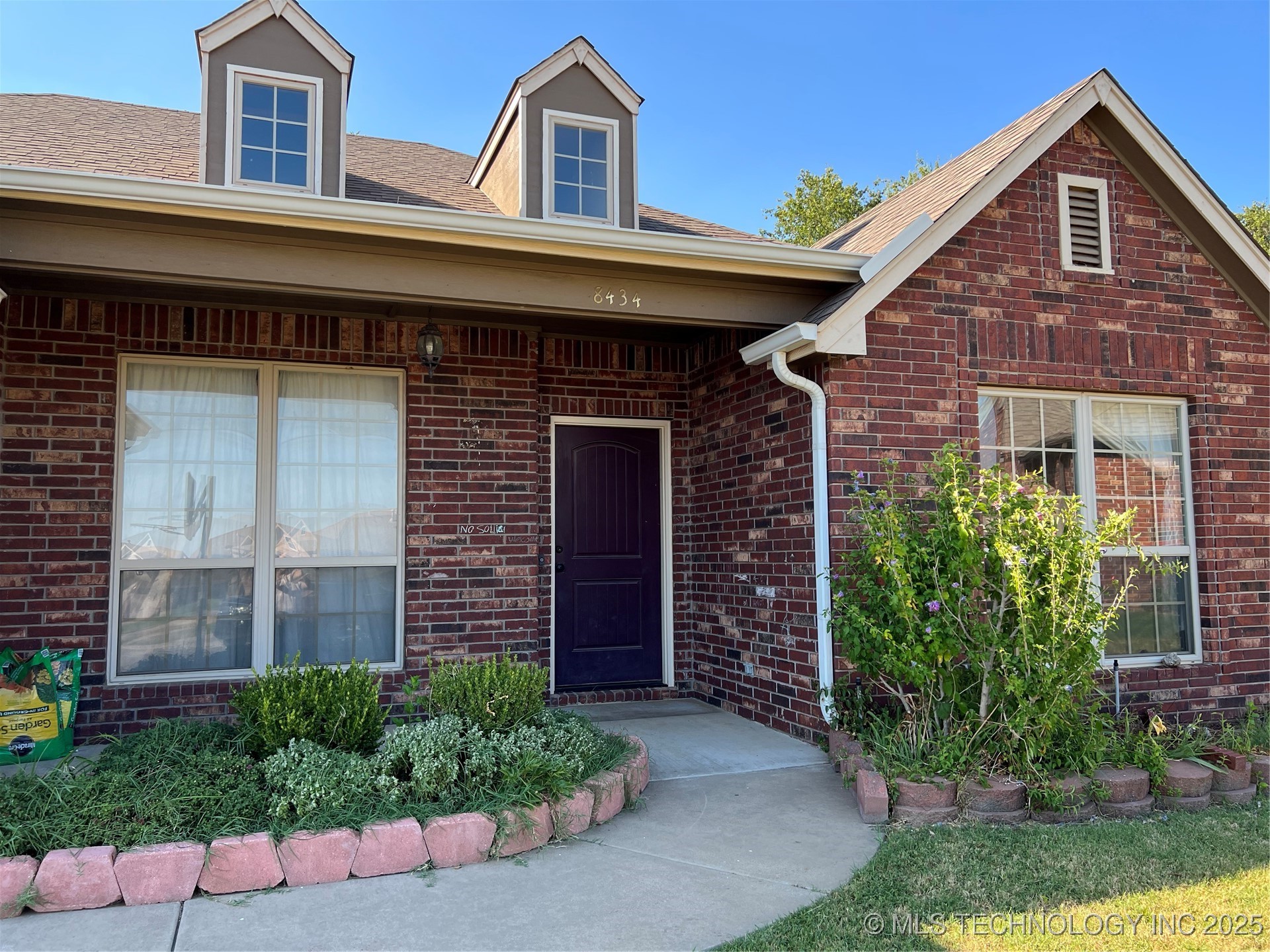 8434 N 76th East Avenue Property Photo 3