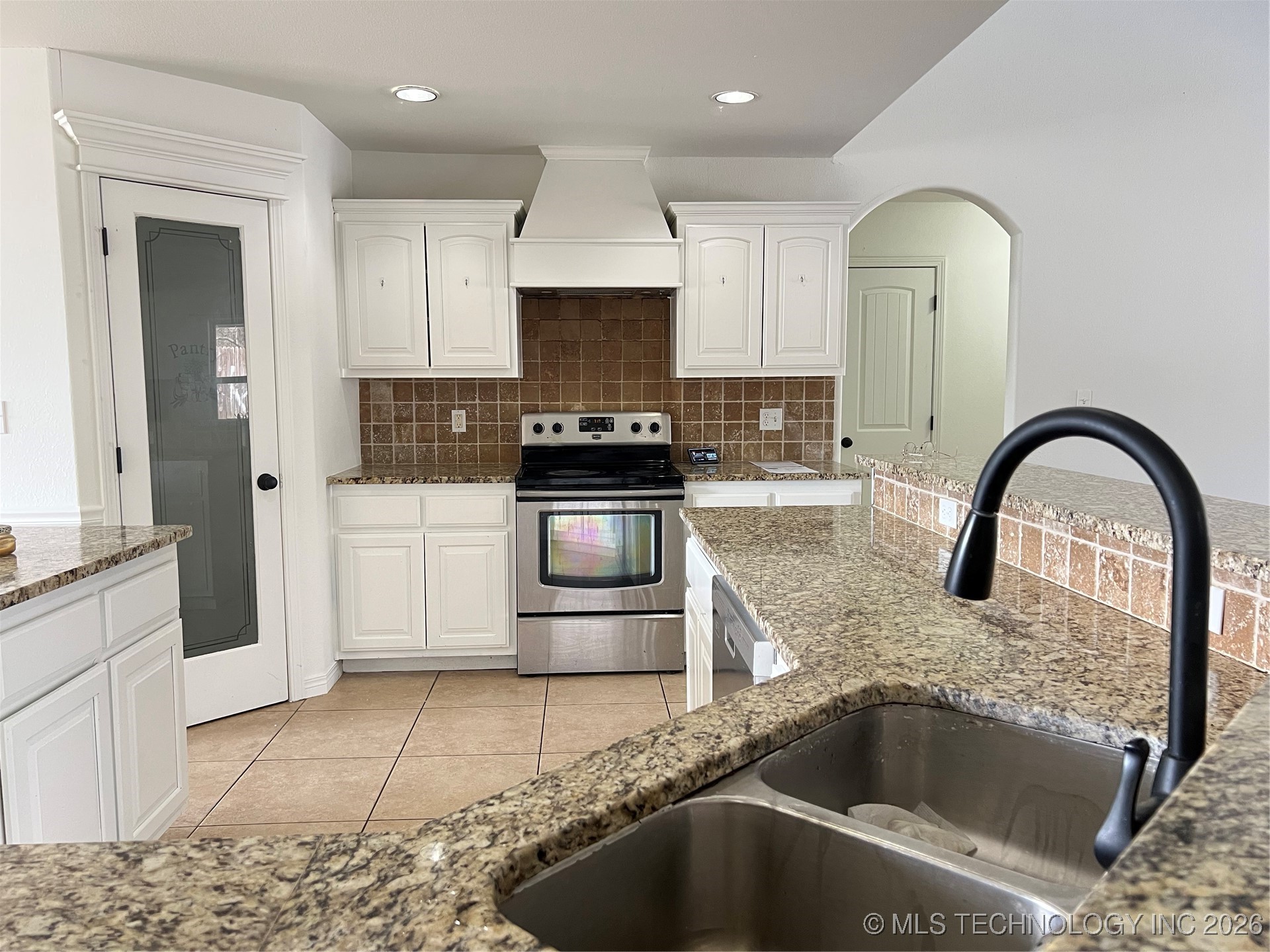 8434 N 76th East Avenue Property Photo 11