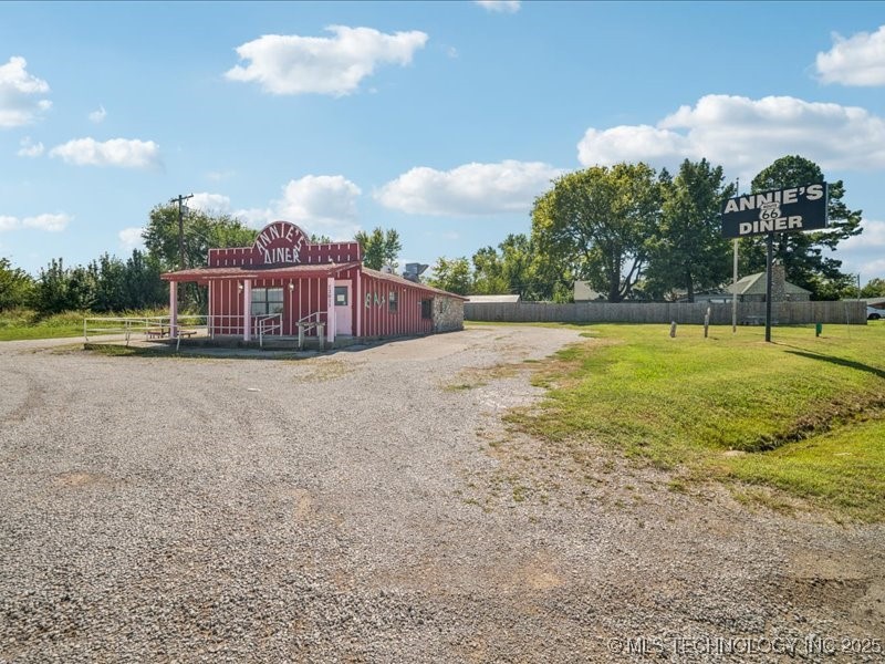 12015 S Poplar Street Property Photo 2