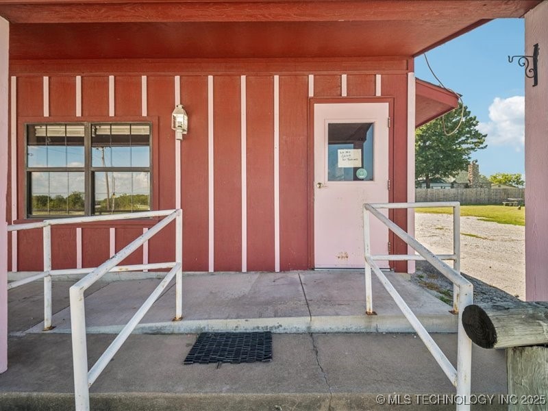 12015 S Poplar Street Property Photo 4