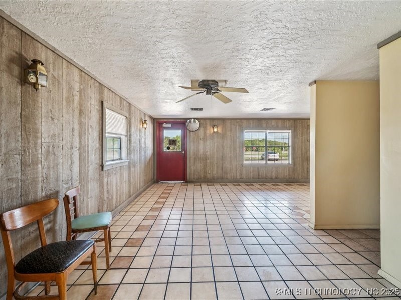 12015 S Poplar Street Property Photo 6