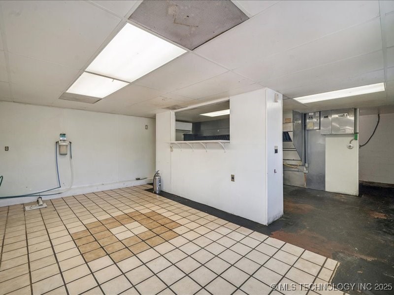 12015 S Poplar Street Property Photo 11