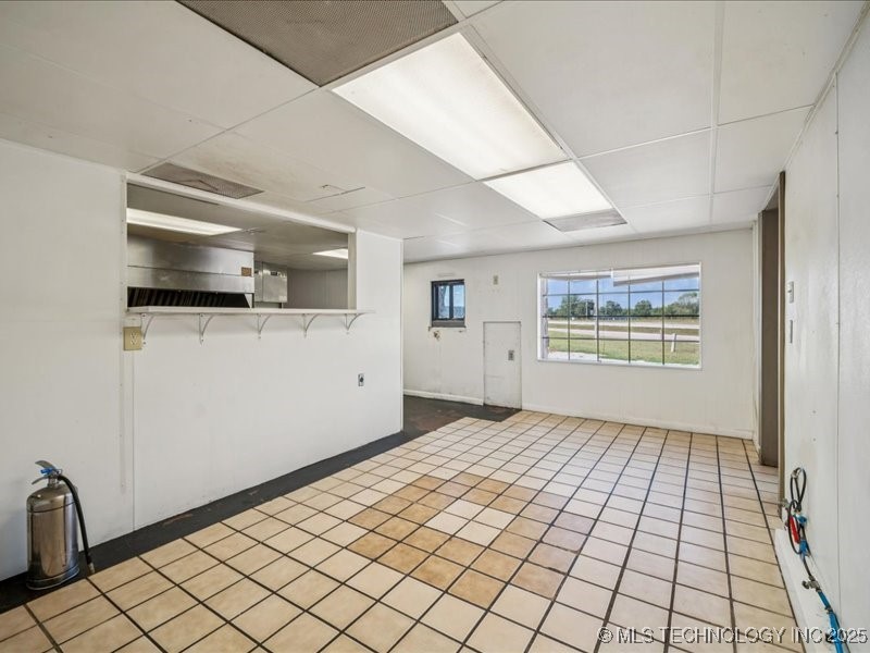 12015 S Poplar Street Property Photo 12