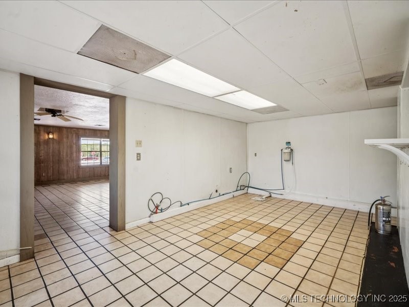 12015 S Poplar Street Property Photo 13