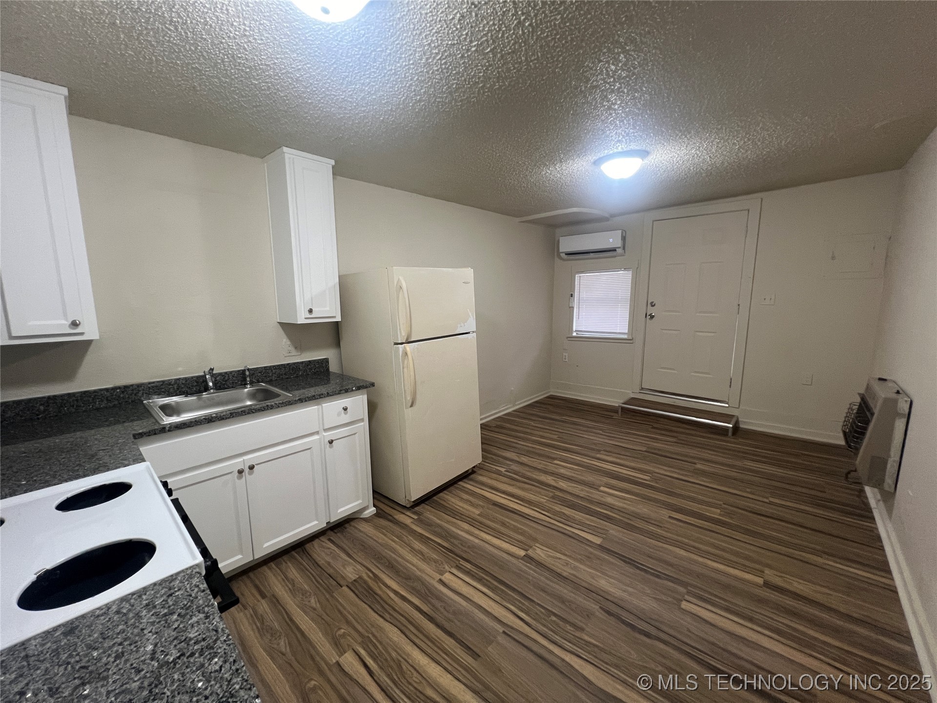 1108 N Jones Avenue Property Photo 9