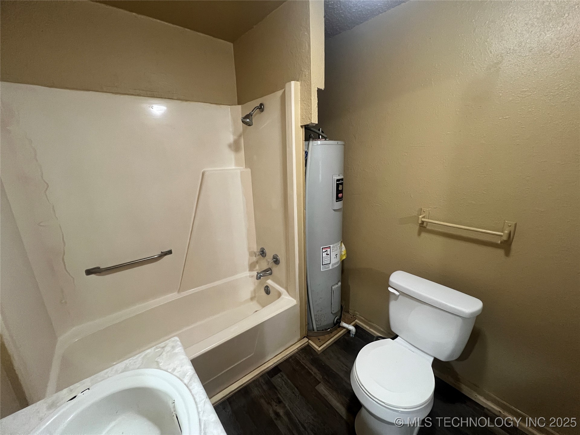 1108 N Jones Avenue Property Photo 26