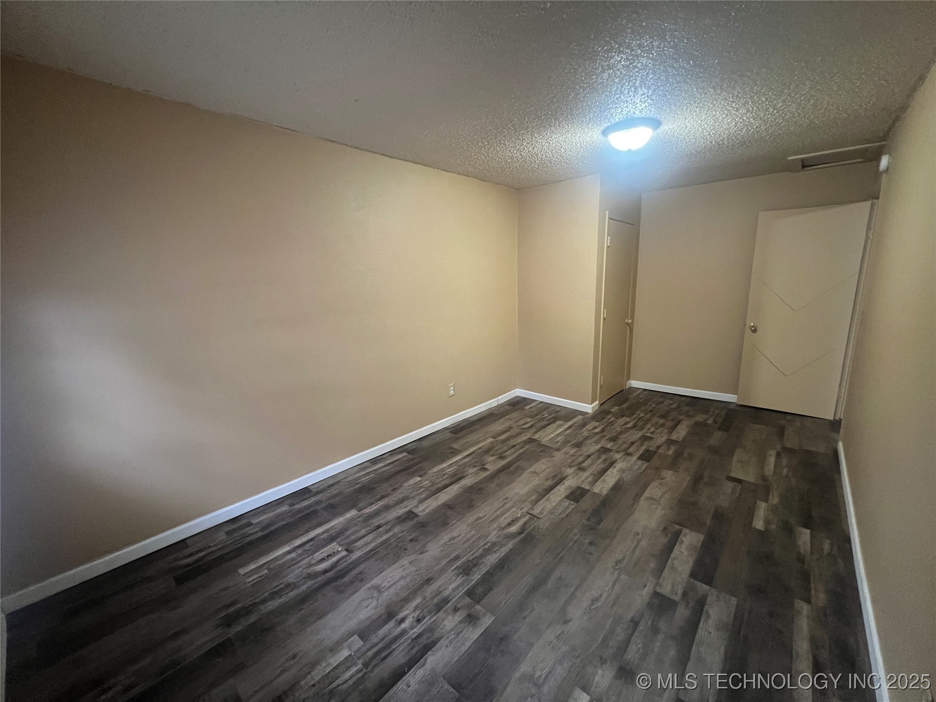 1108 N Jones Avenue Property Photo 28