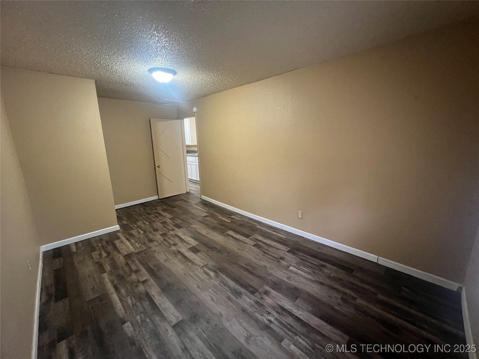 1108 N Jones Avenue Property Photo 29