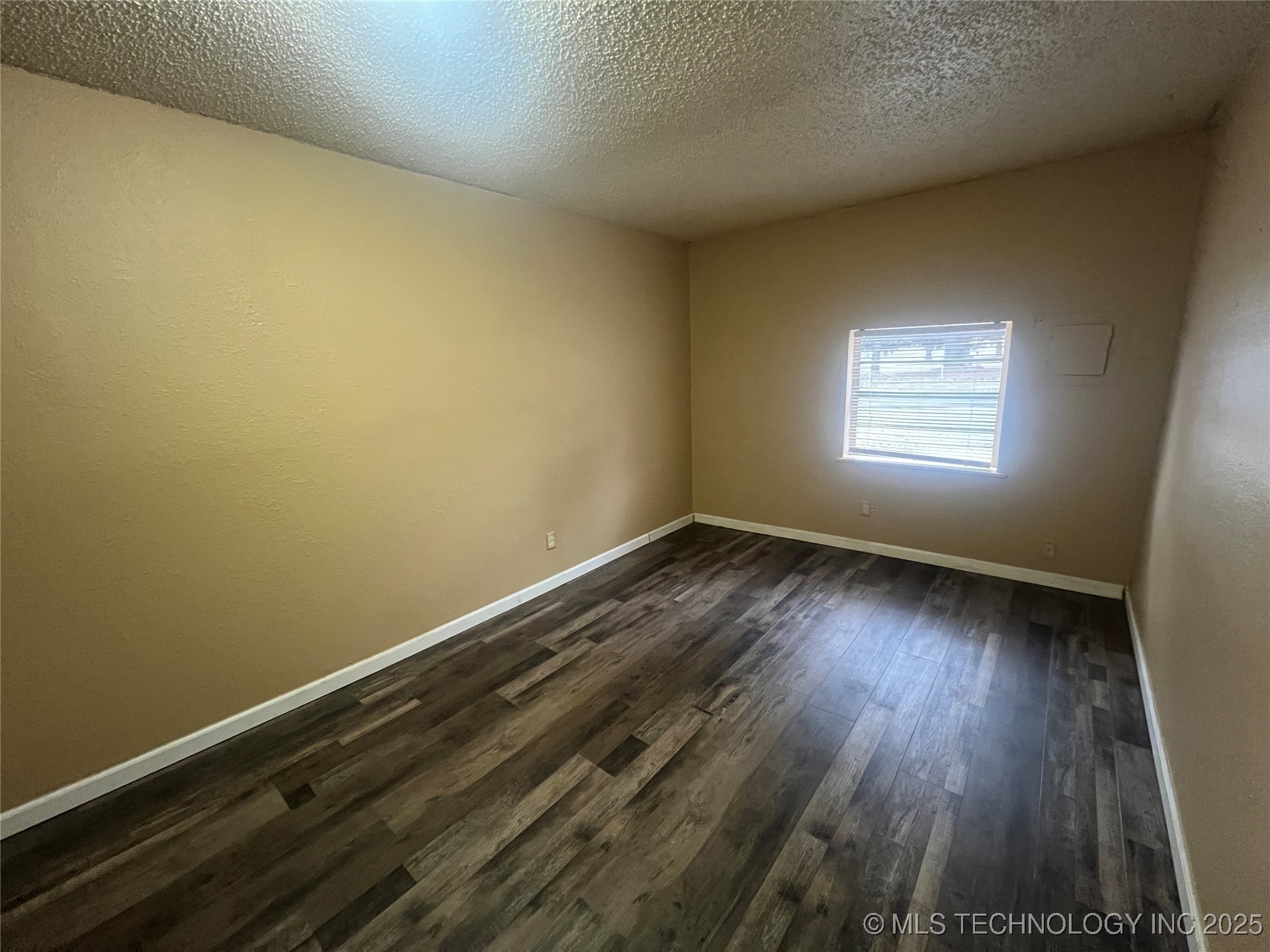 1108 N Jones Avenue Property Photo 30