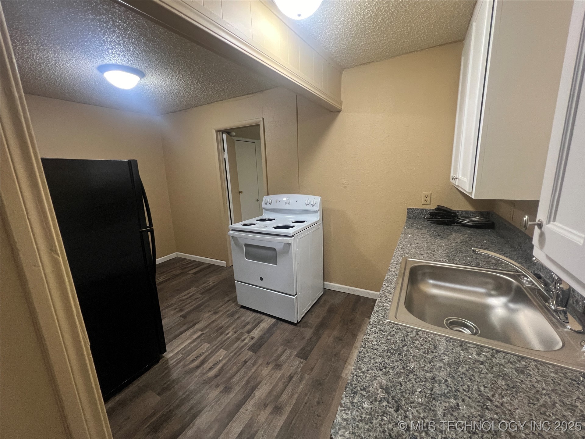 1108 N Jones Avenue Property Photo 31