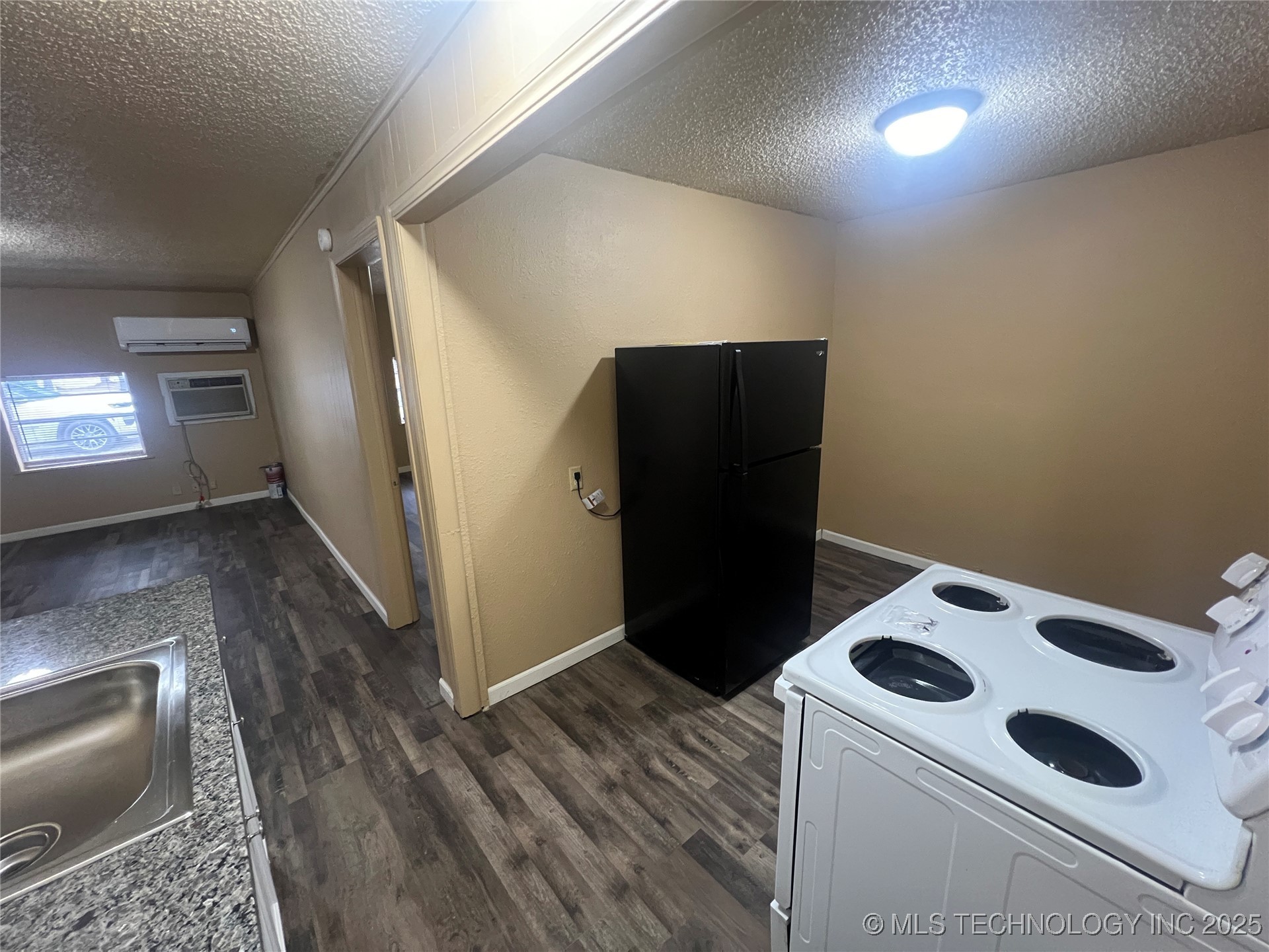 1108 N Jones Avenue Property Photo 32