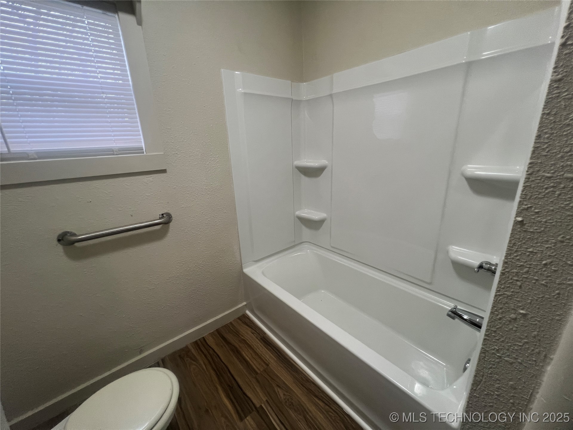 1108 N Jones Avenue Property Photo 48