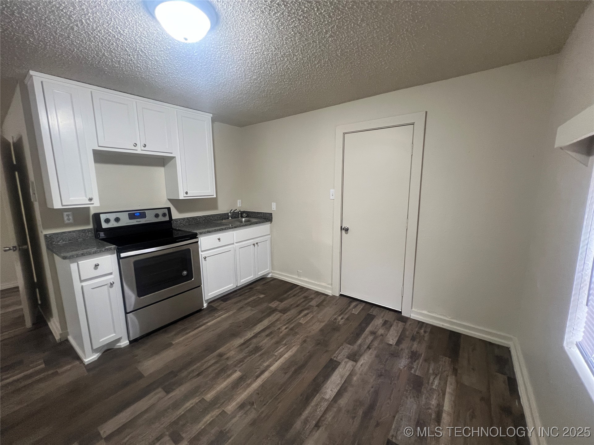 1108 N Jones Avenue Property Photo 50