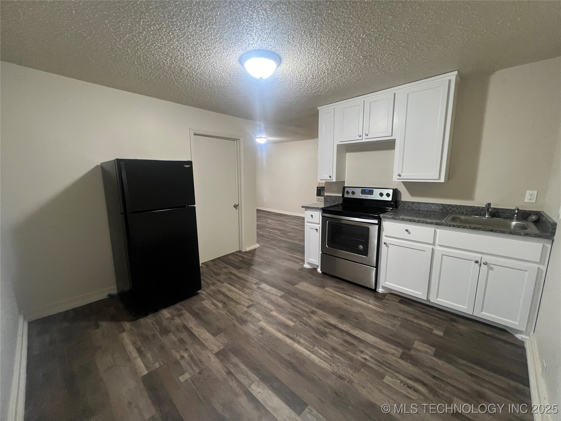 1108 N Jones Avenue Property Photo 51