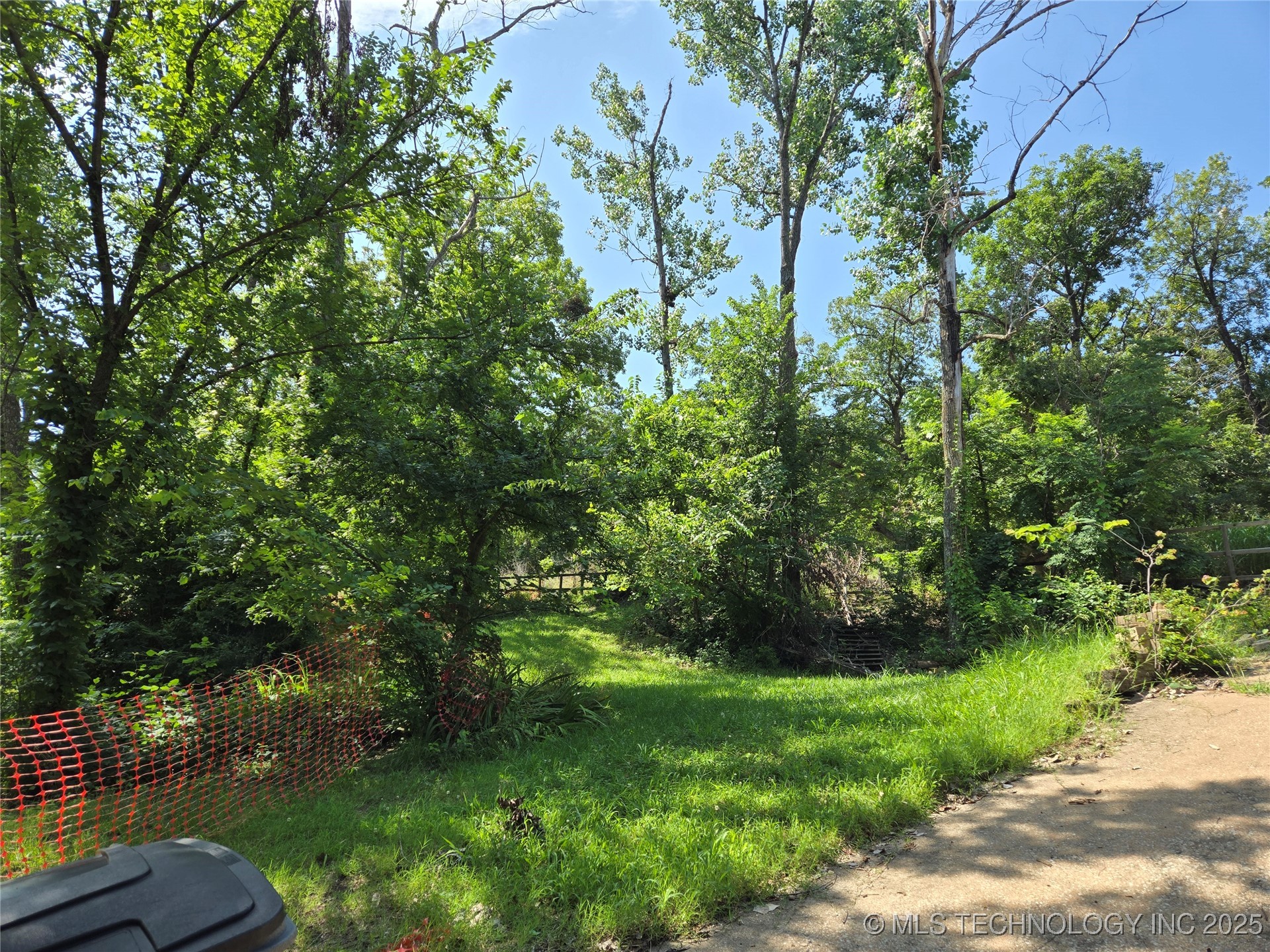 1274 Sleepy Hollow Drive Property Photo 6