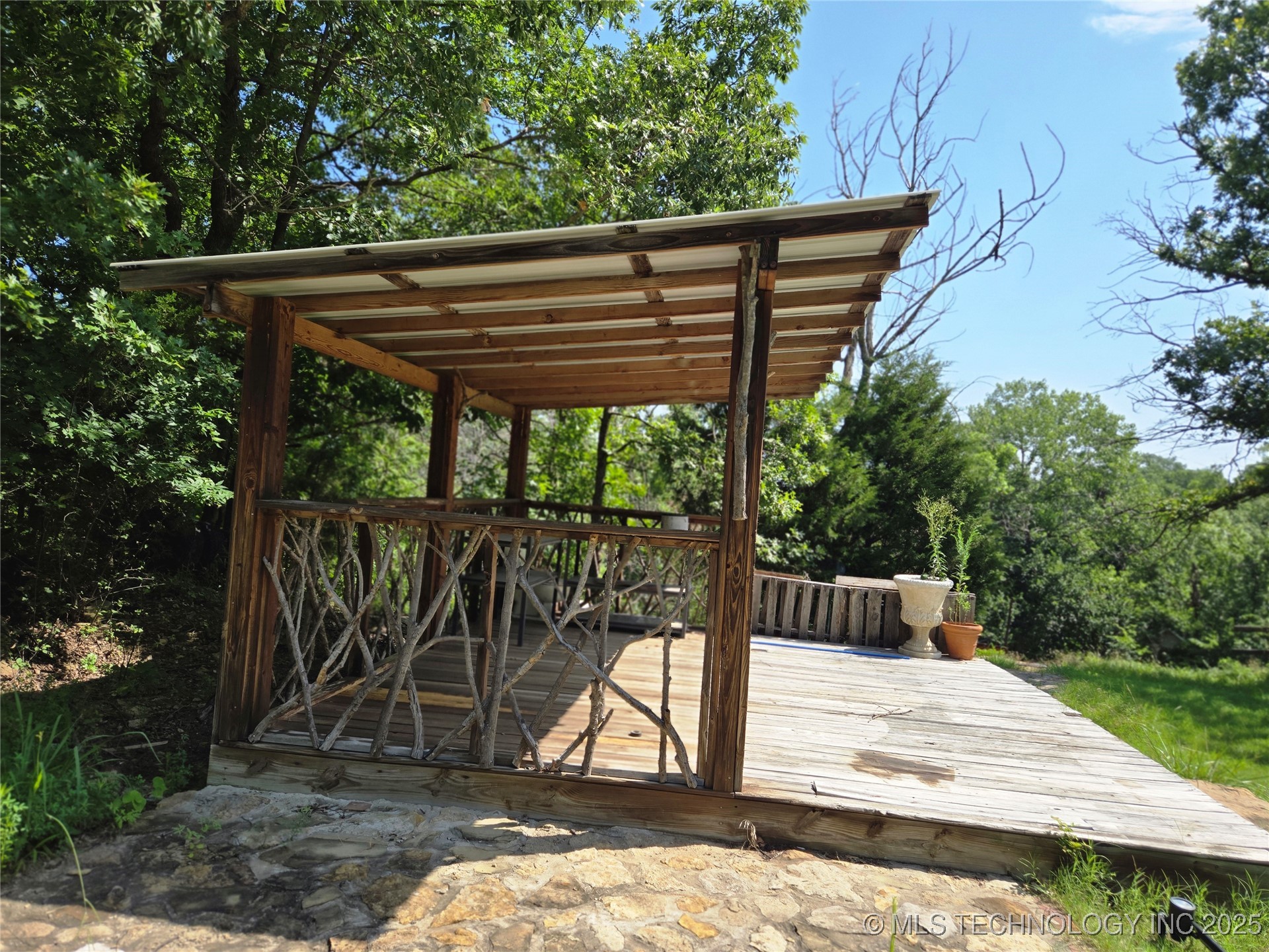 1274 Sleepy Hollow Drive Property Photo 13