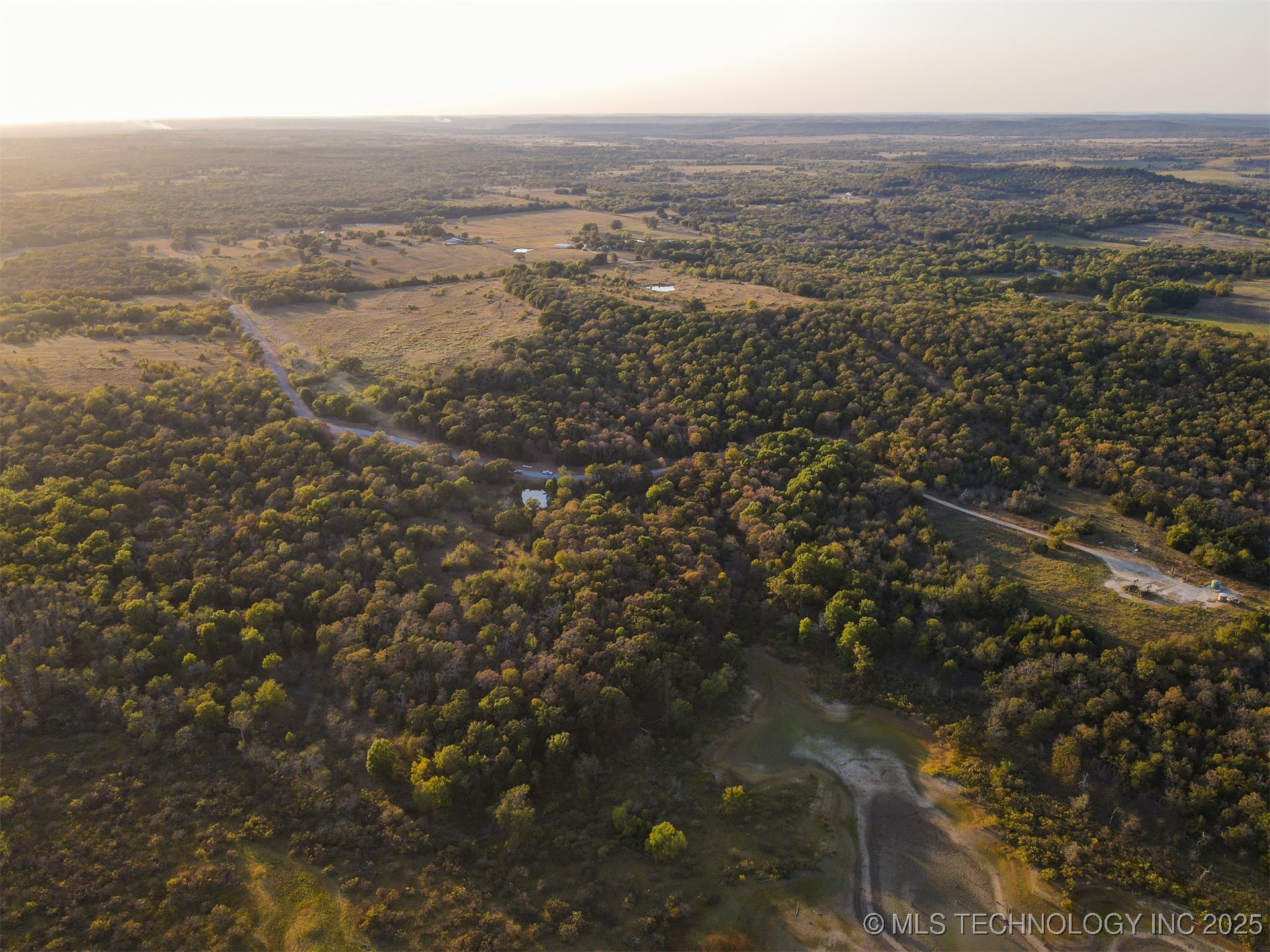 29 E 1220 Road Property Photo 2