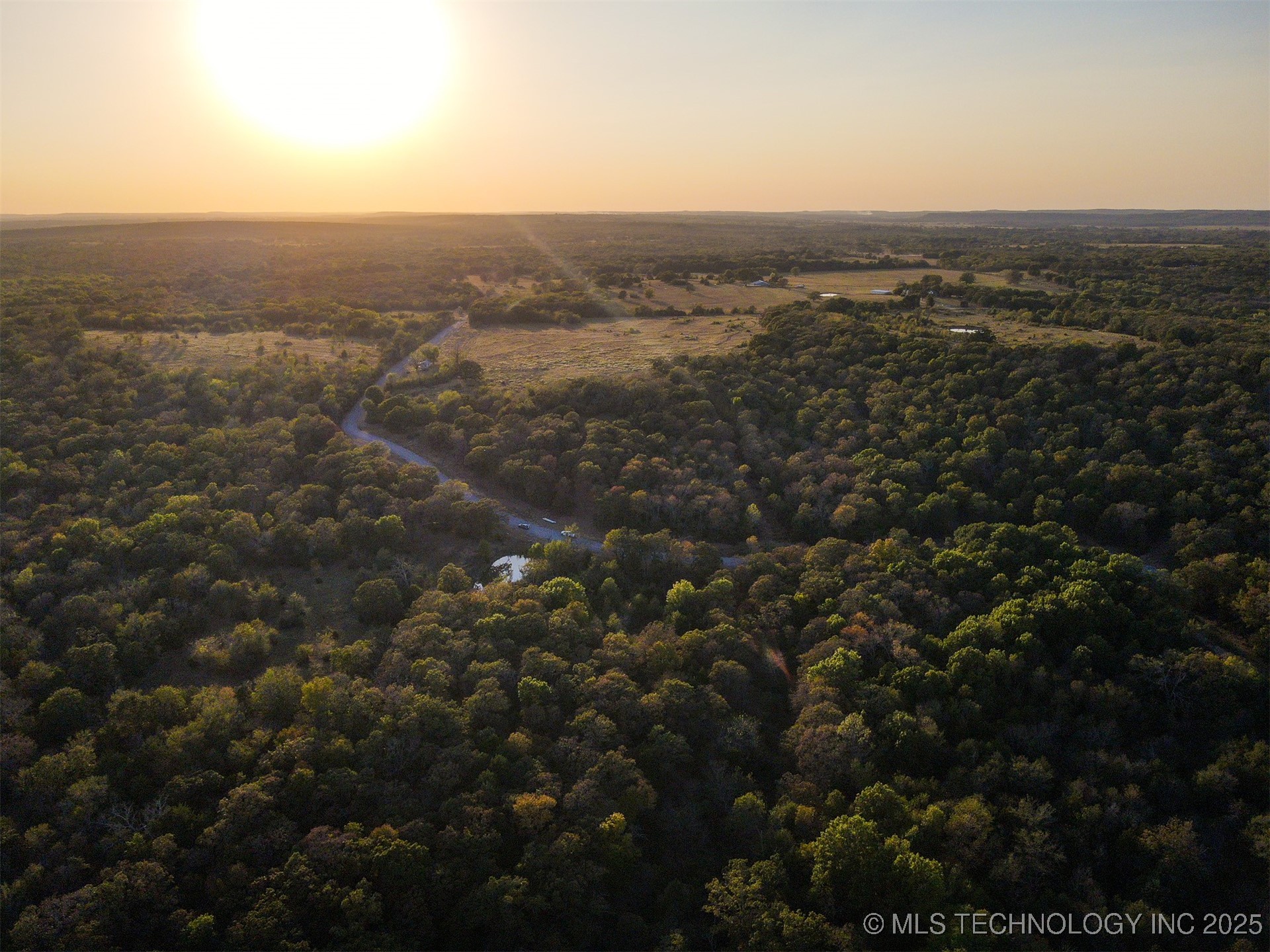 29 E 1220 Road Property Photo 3